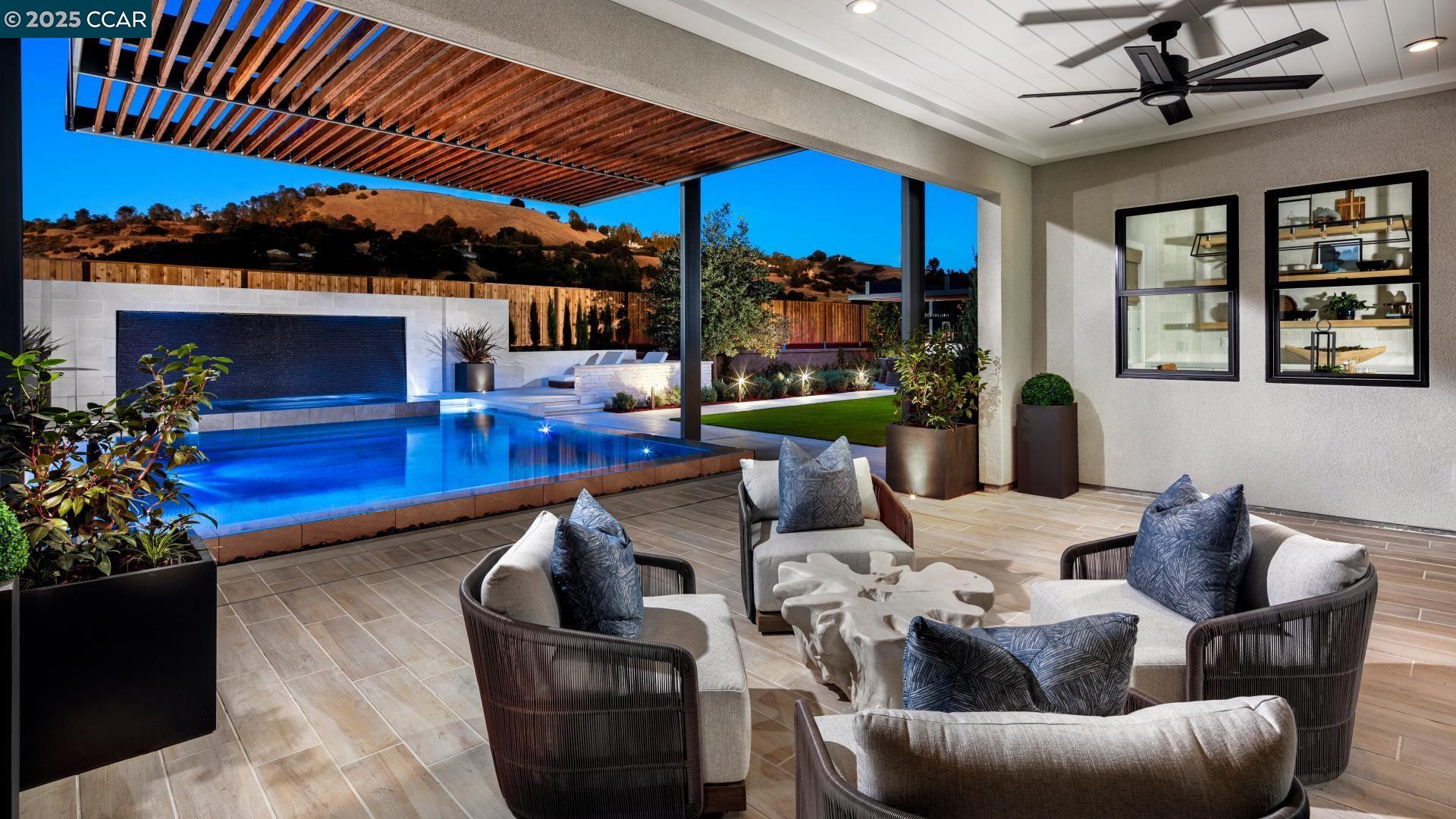 Detail Gallery Image 15 of 33 For 2155 via Santa Elena, Morgan Hill,  CA 95037 - 5 Beds | 5/1 Baths