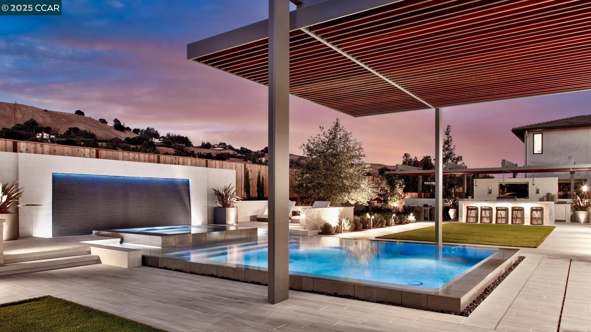 Detail Gallery Image 17 of 33 For 2155 via Santa Elena, Morgan Hill,  CA 95037 - 5 Beds | 5/1 Baths