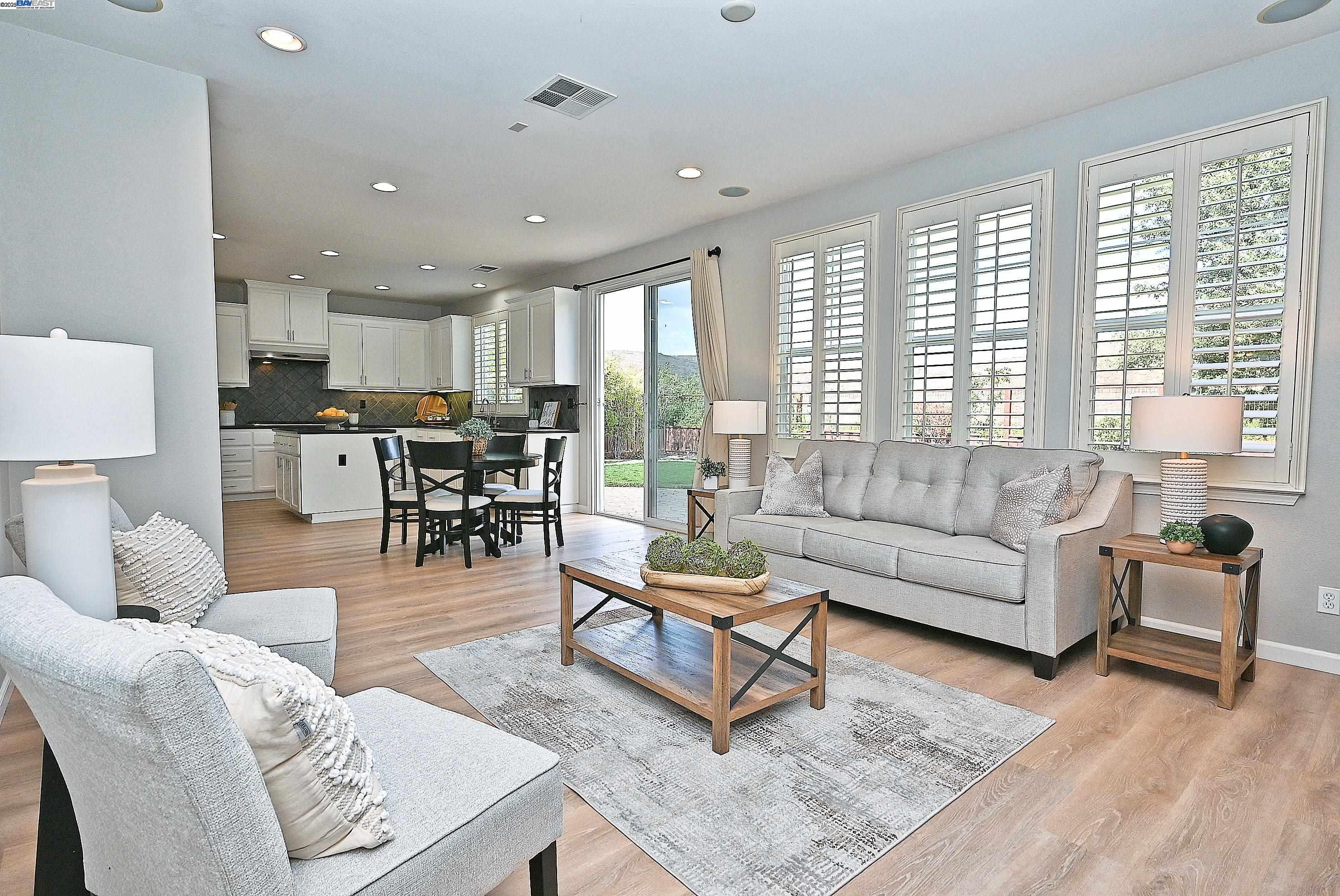 Detail Gallery Image 4 of 49 For 1628 Banbury Dr, San Ramon,  CA 94582 - 4 Beds | 3 Baths