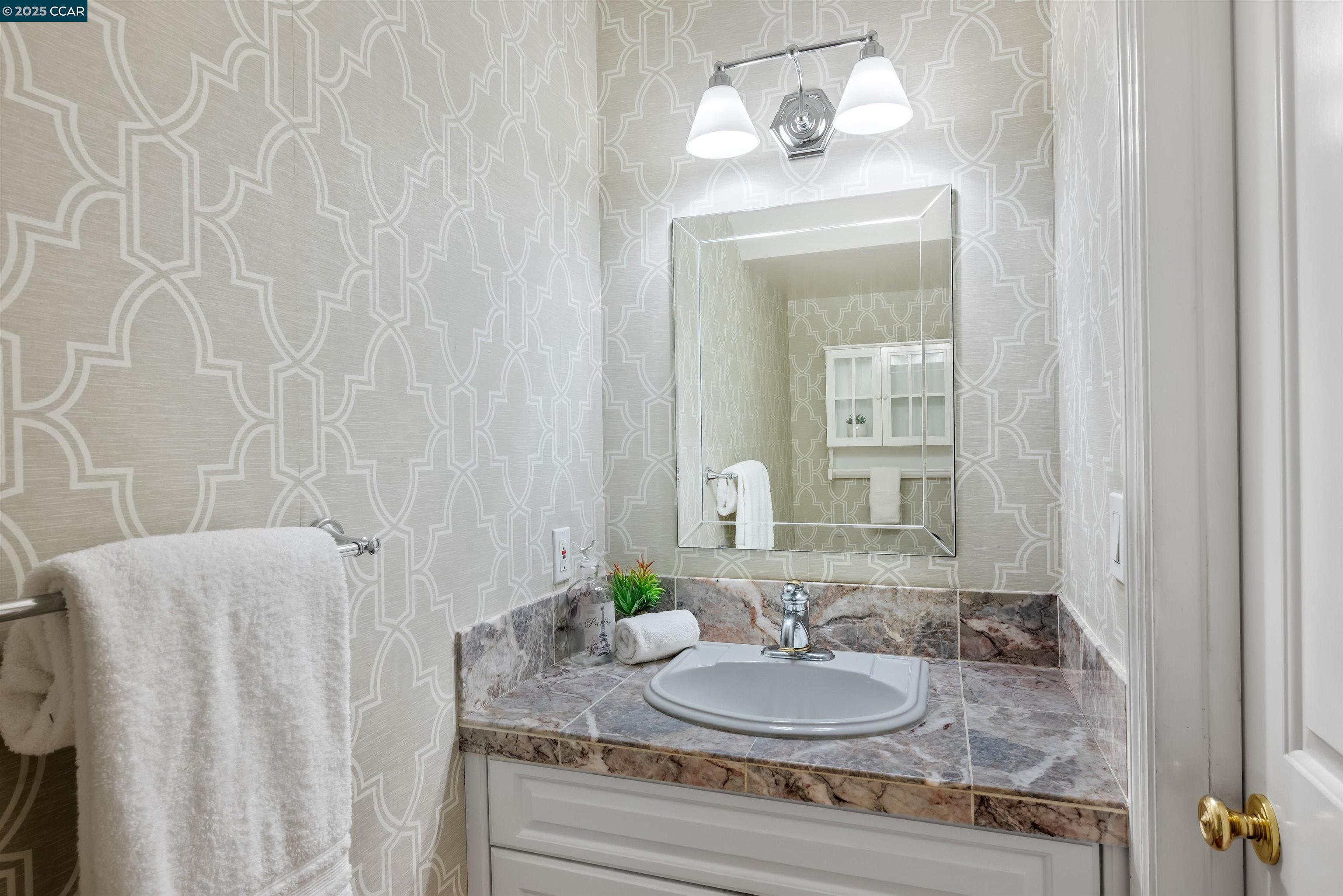 Detail Gallery Image 40 of 60 For 33 Leeds Ct E, Danville,  CA 94526 - 4 Beds | 2/1 Baths