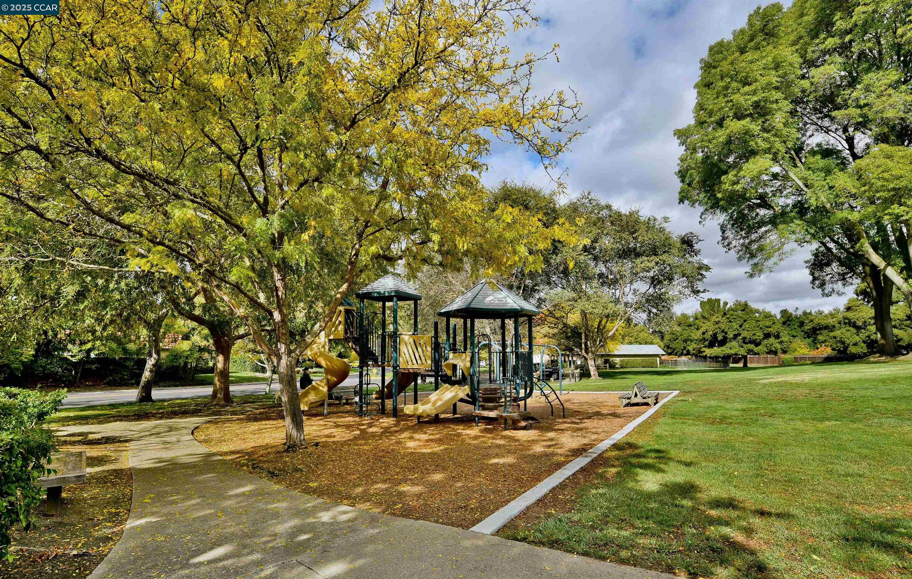 Detail Gallery Image 52 of 60 For 33 Leeds Ct E, Danville,  CA 94526 - 4 Beds | 2/1 Baths