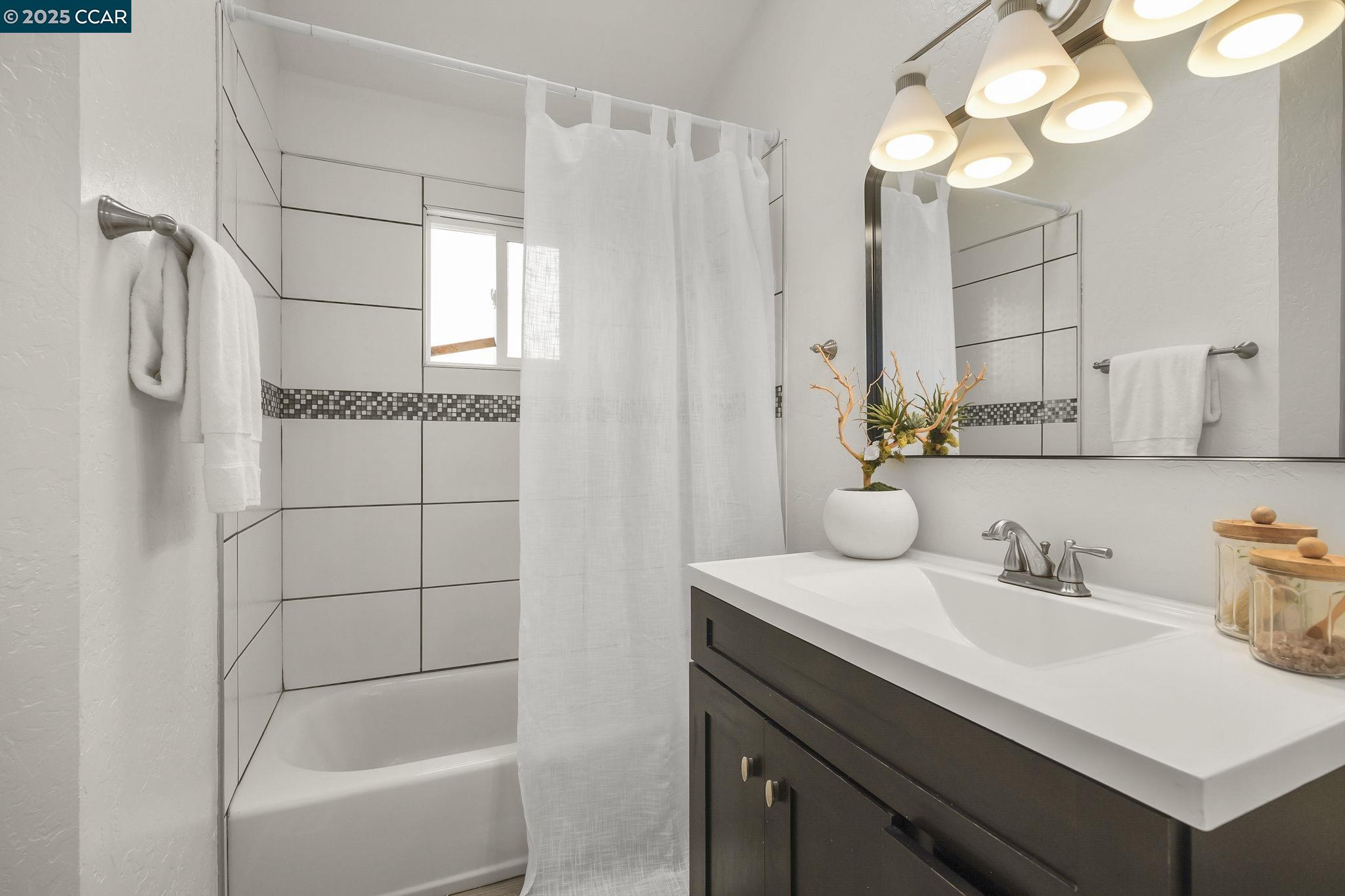 Detail Gallery Image 19 of 27 For 1532 Bayo Vista Ave, San Pablo,  CA 94806 - 2 Beds | 1 Baths