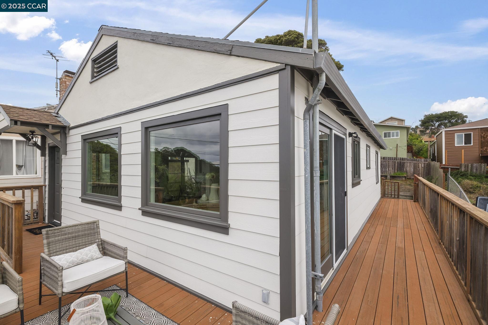 Detail Gallery Image 5 of 27 For 1532 Bayo Vista Ave, San Pablo,  CA 94806 - 2 Beds | 1 Baths