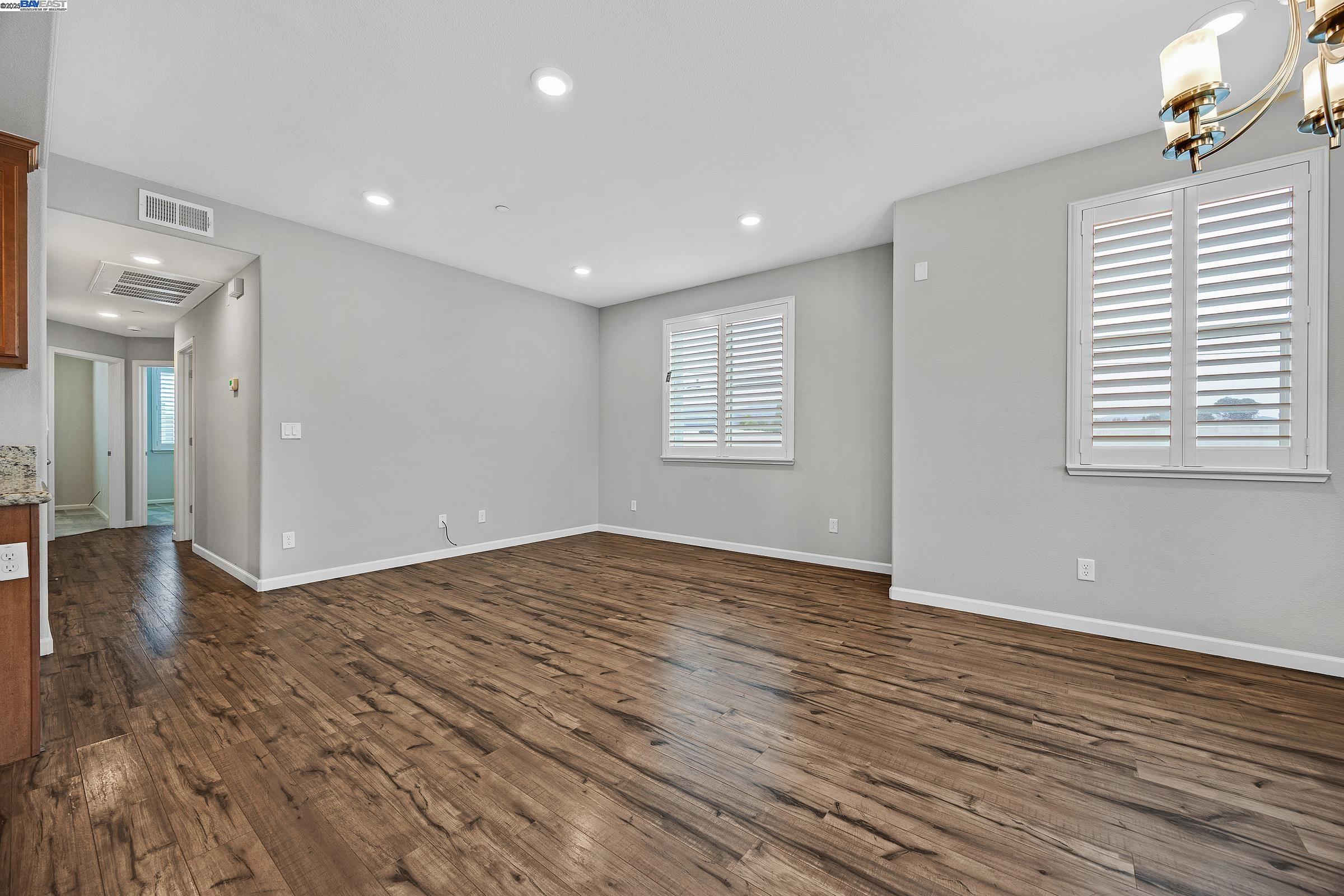 Photo #2: 41114394 Listing 