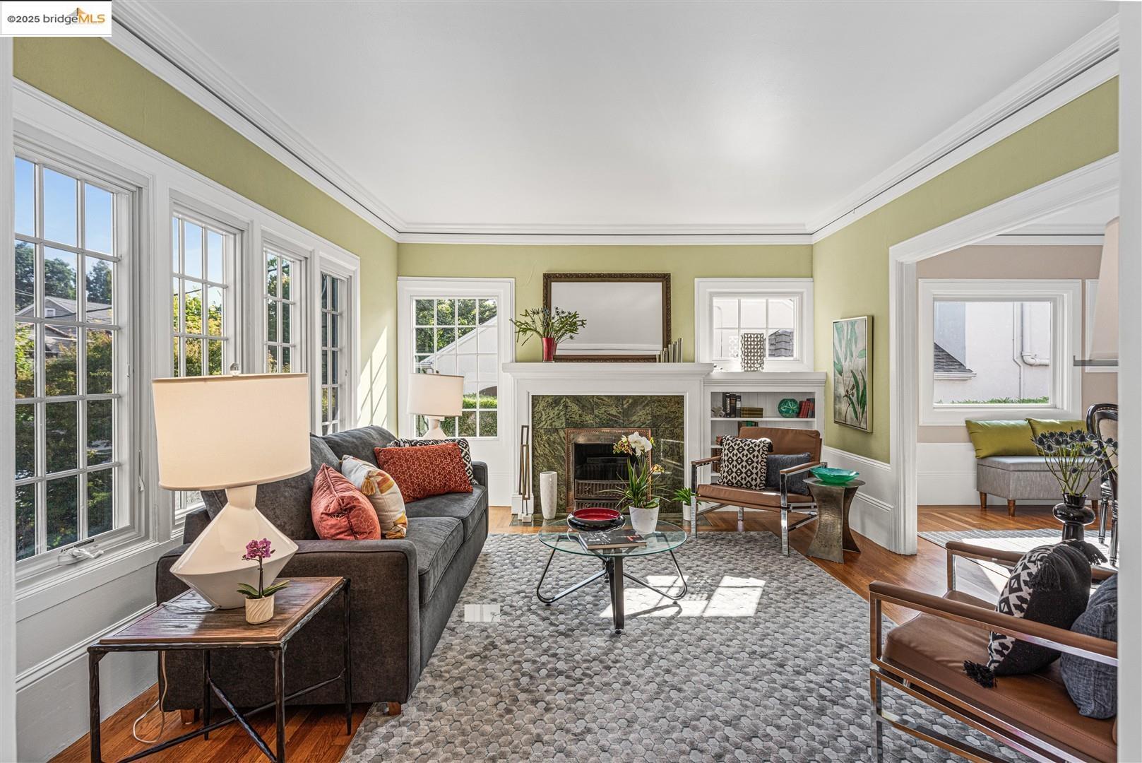 Detail Gallery Image 4 of 57 For 61 Wildwood Ave, Piedmont,  CA 94610 - 6 Beds | 4/1 Baths