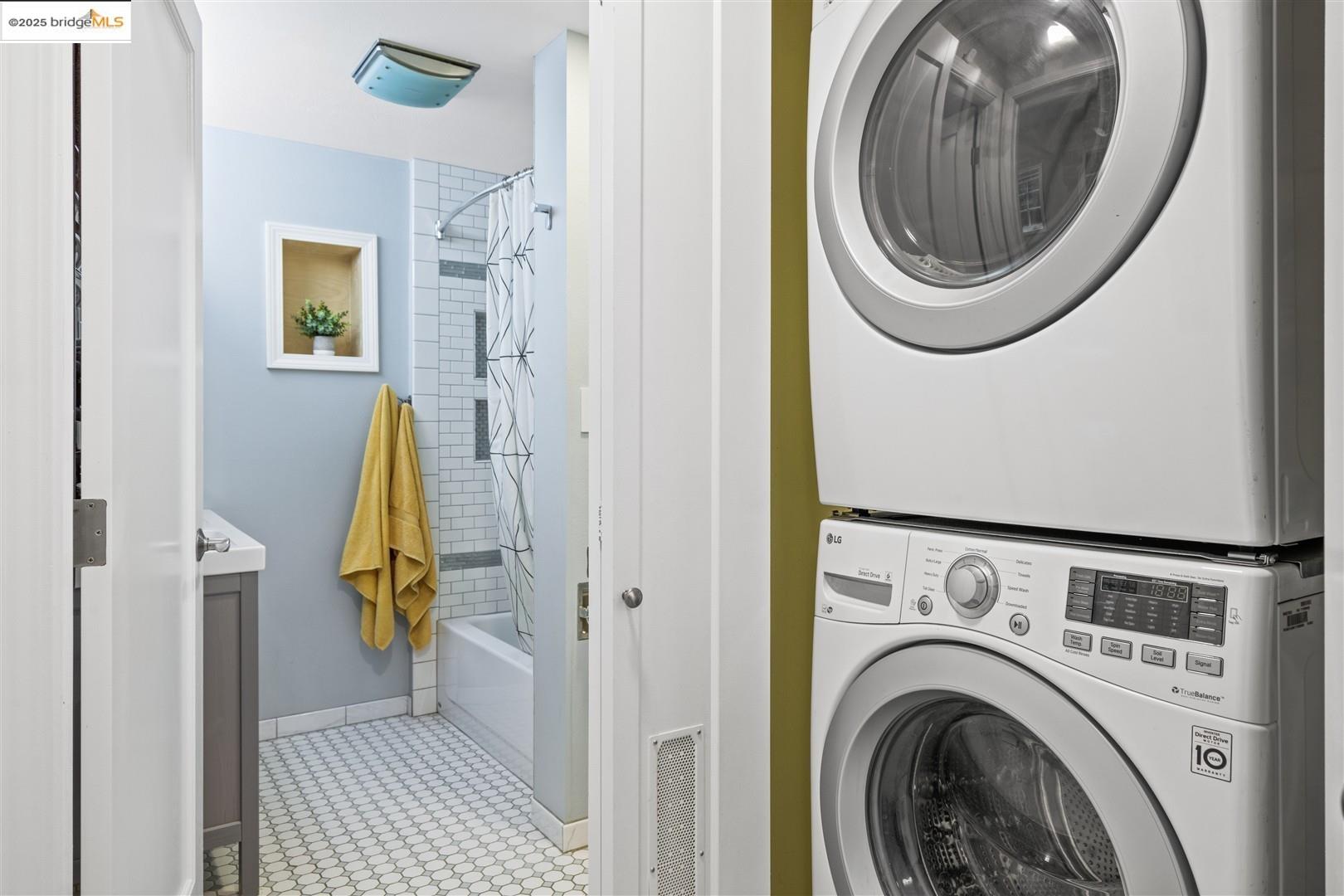 Detail Gallery Image 37 of 57 For 61 Wildwood Ave, Piedmont,  CA 94610 - 6 Beds | 4/1 Baths