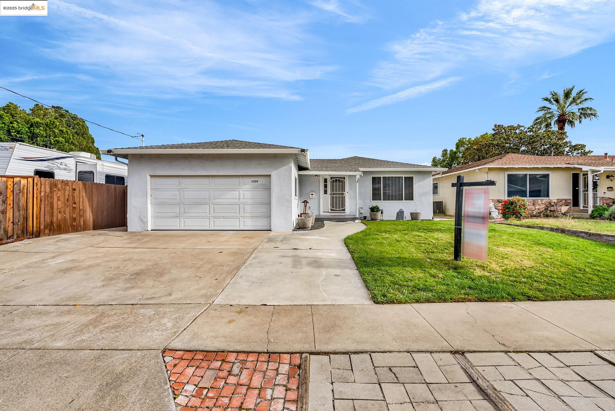 Detail Gallery Image 4 of 42 For 1209 Tulip Drive, Antioch,  CA 94509-9999 - 3 Beds | 2 Baths