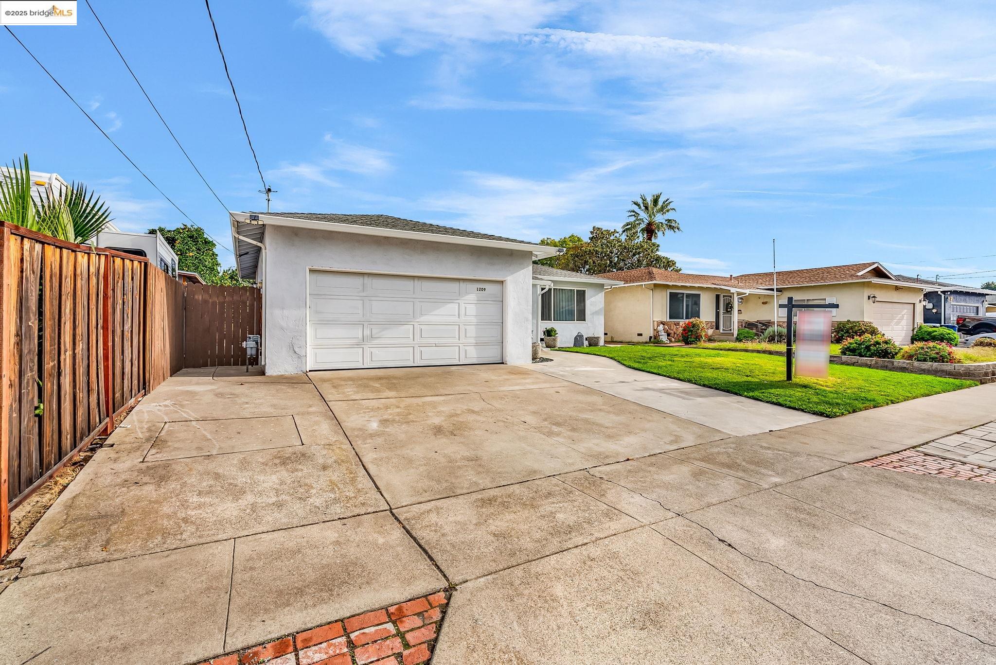 Detail Gallery Image 5 of 42 For 1209 Tulip Drive, Antioch,  CA 94509-9999 - 3 Beds | 2 Baths