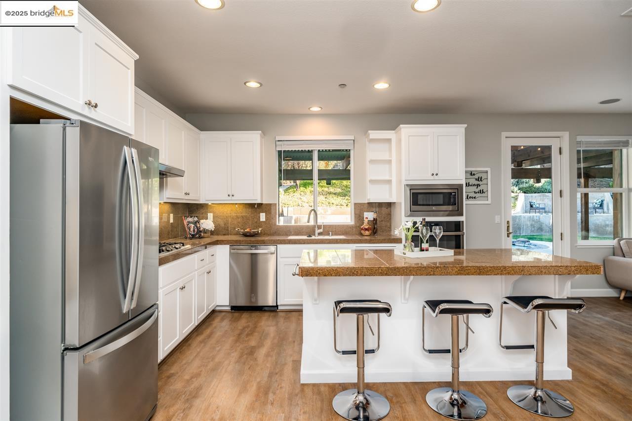 Detail Gallery Image 5 of 14 For 2700 St. Regis Avenue, Brentwood,  CA 94513-9999 - 5 Beds | 3 Baths