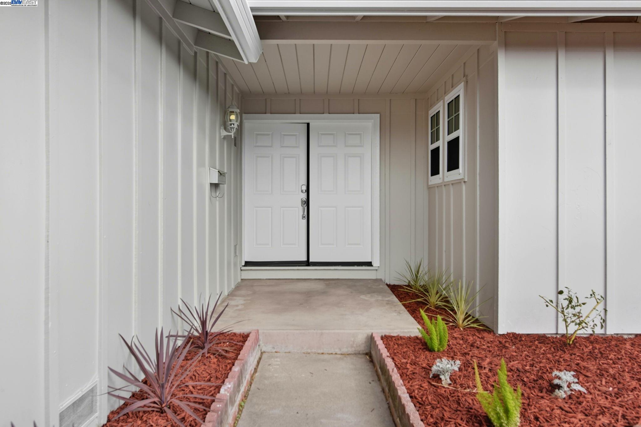 Detail Gallery Image 2 of 20 For 2225 Valorie St, Fremont,  CA 94539 - 3 Beds | 2 Baths