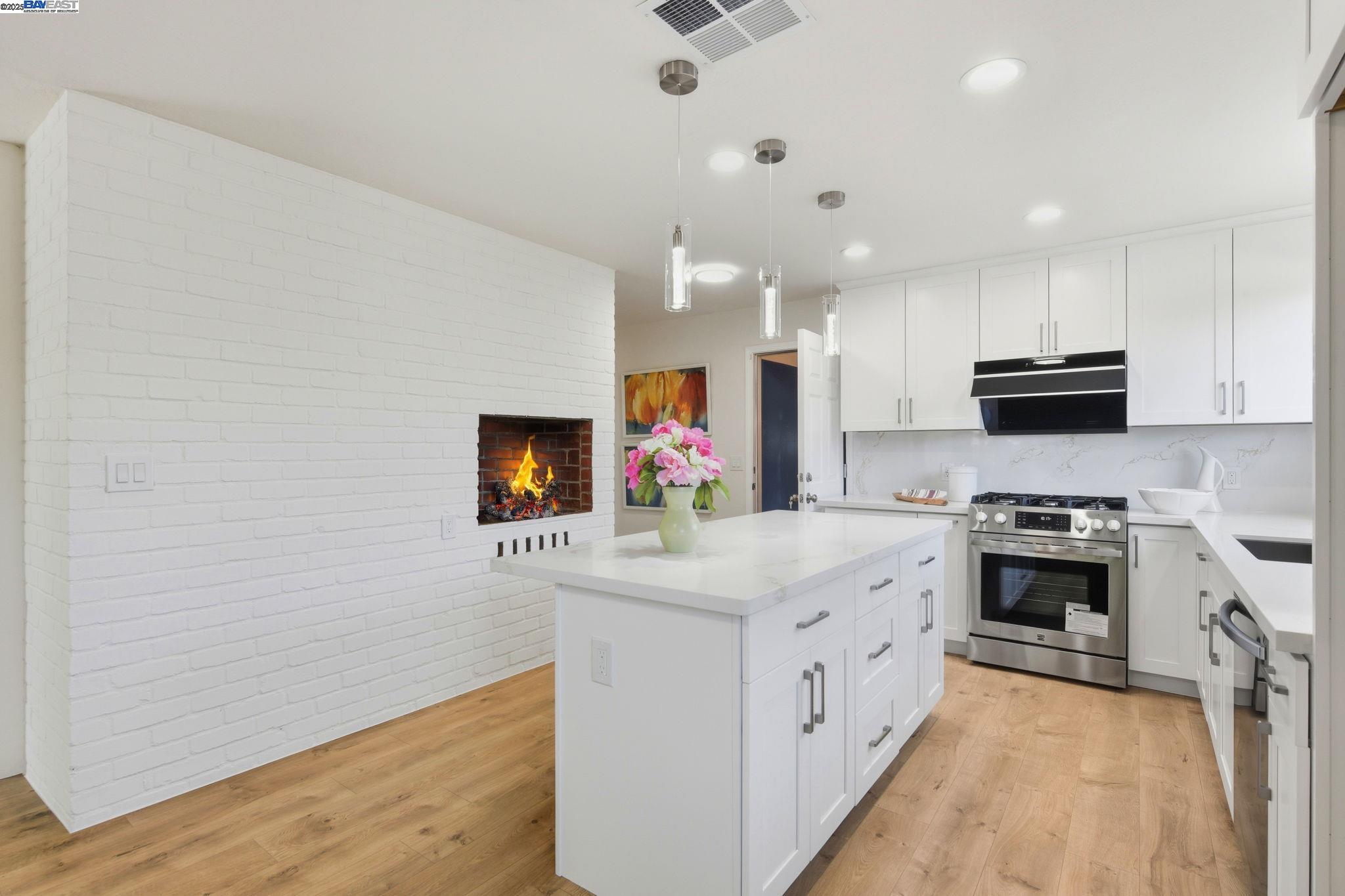 Detail Gallery Image 7 of 20 For 2225 Valorie St, Fremont,  CA 94539 - 3 Beds | 2 Baths