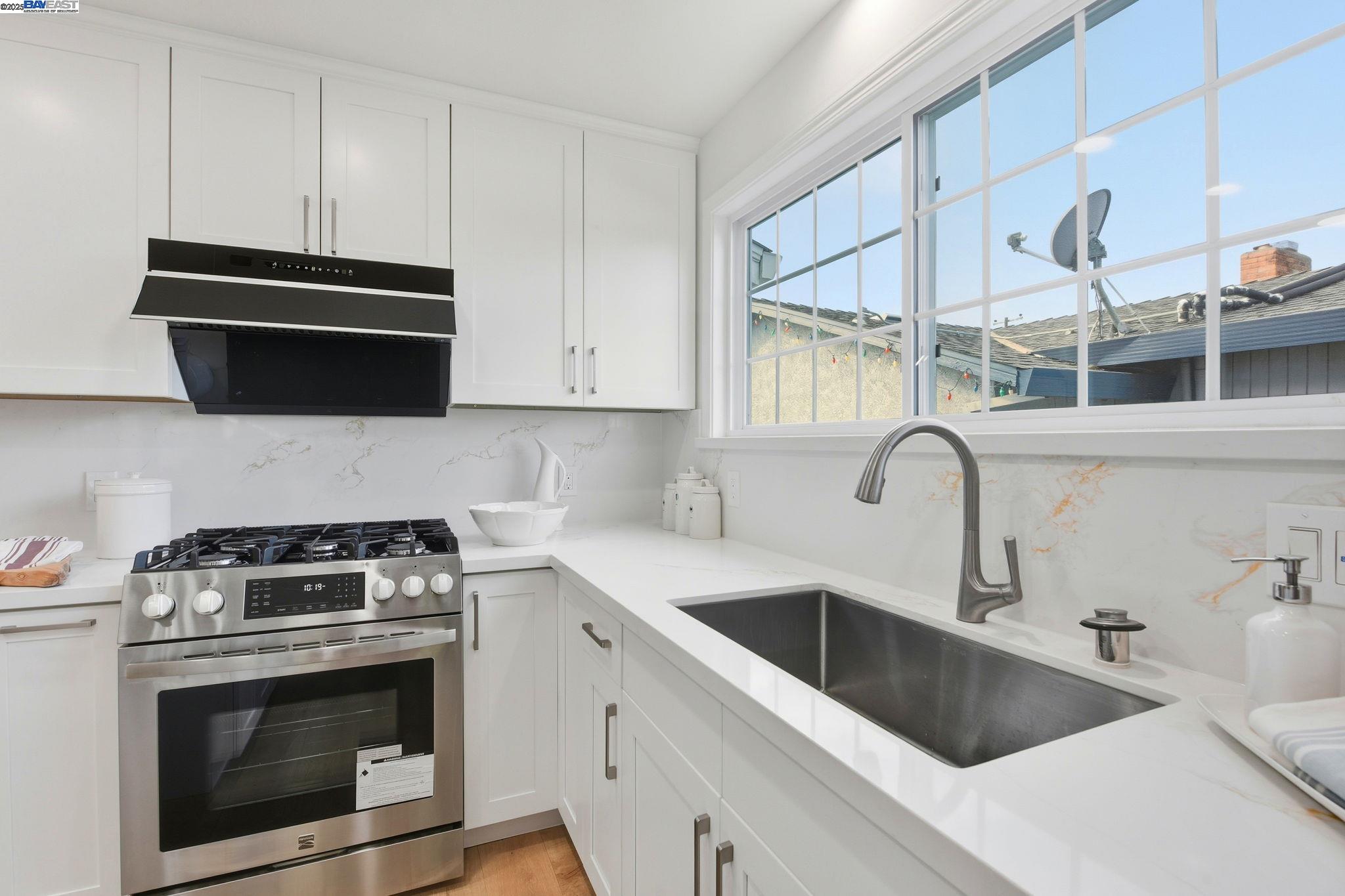 Detail Gallery Image 9 of 20 For 2225 Valorie St, Fremont,  CA 94539 - 3 Beds | 2 Baths