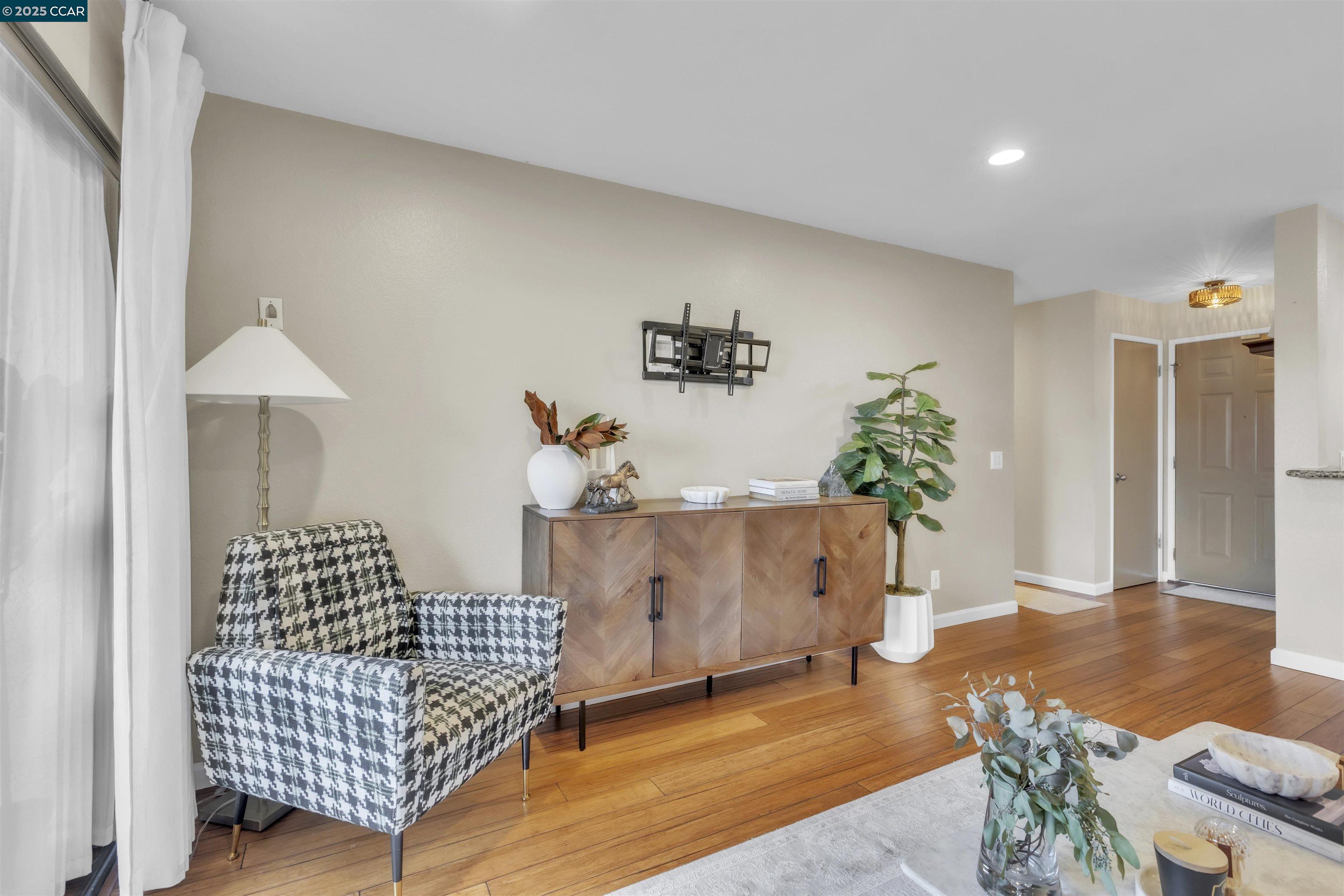 Photo #7: 41114424 Listing: Photo #7