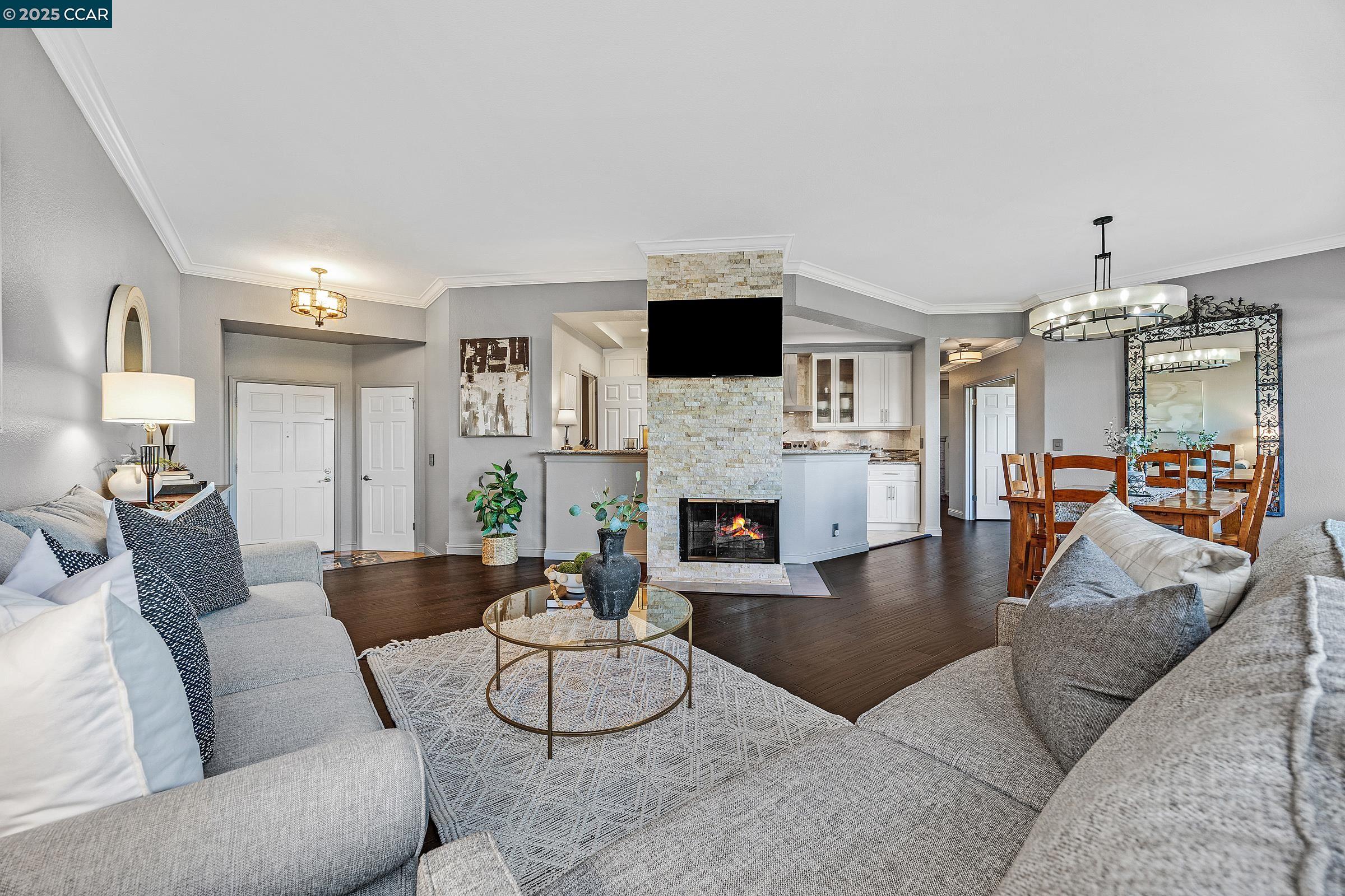 Detail Gallery Image 2 of 39 For 51 Eagle Lake Ct #11,  San Ramon,  CA 94582 - 2 Beds | 2 Baths