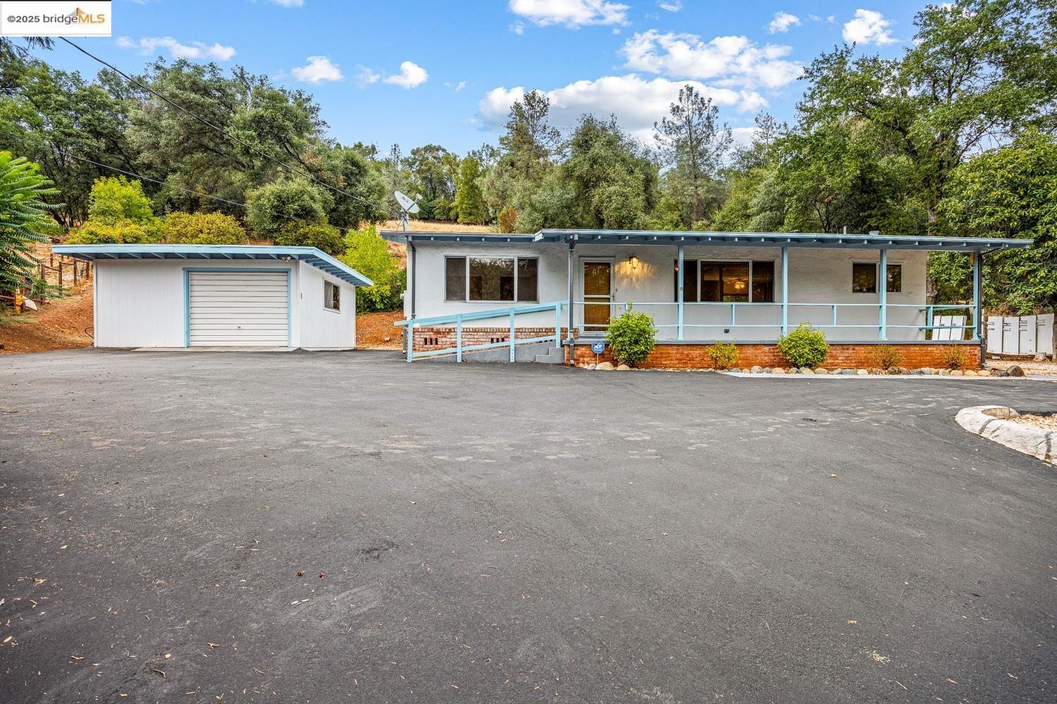 Front Image Thumbnail for EB41114428