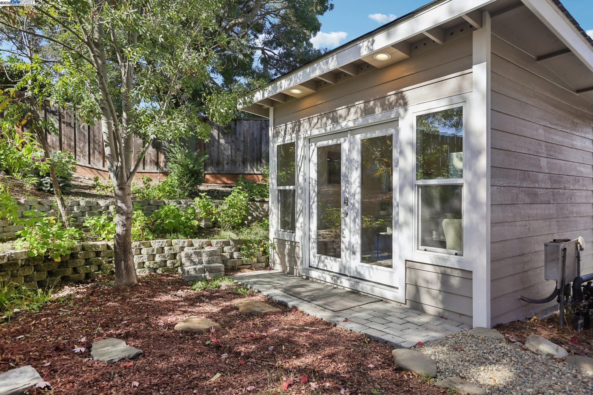 Detail Gallery Image 42 of 46 For 300 Lodgepole Ct, Martinez,  CA 94553 - 4 Beds | 2/1 Baths