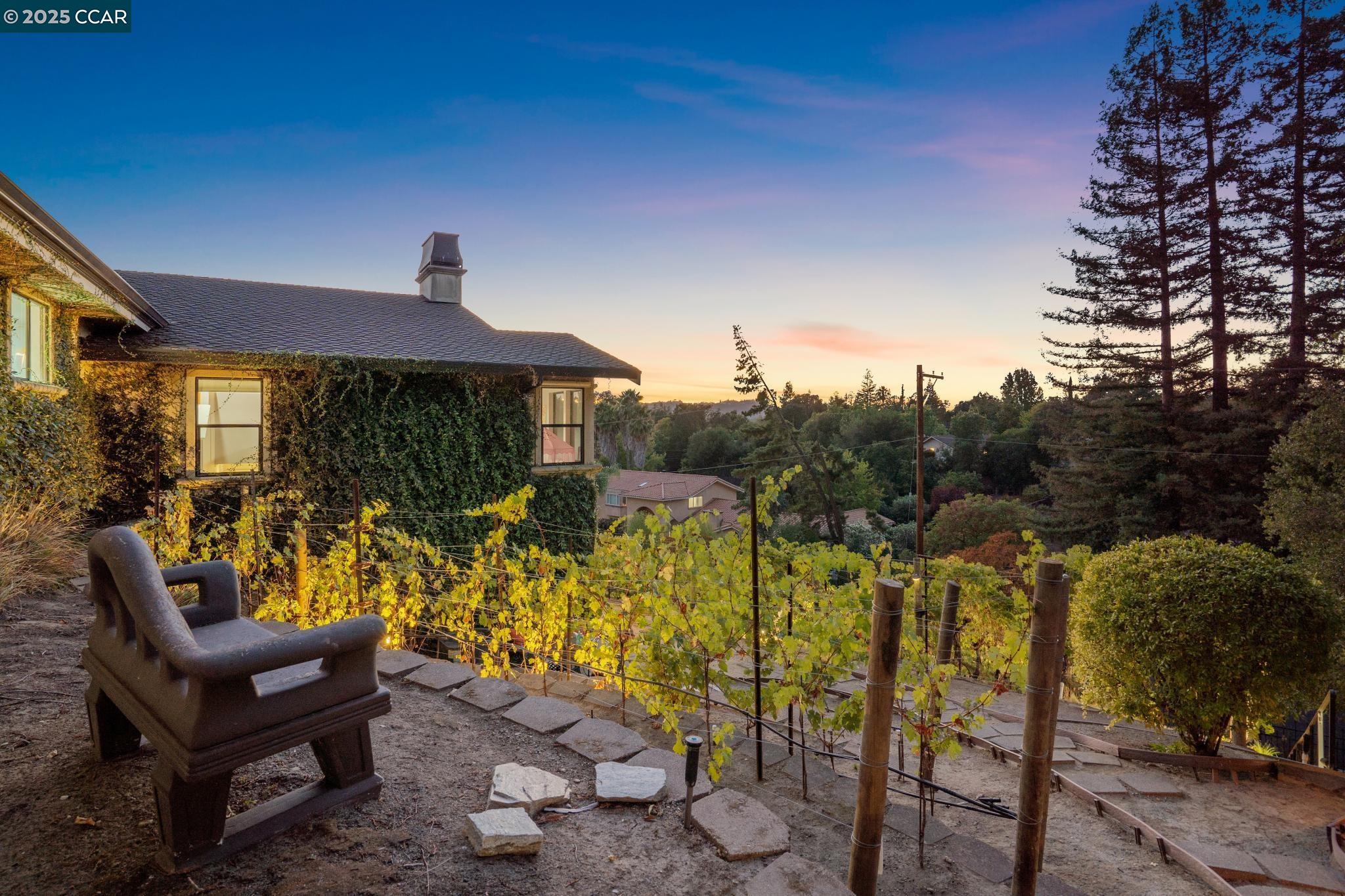 Detail Gallery Image 37 of 48 For 13 Kemp Ct, Alamo,  CA 94507 - 5 Beds | 3/1 Baths