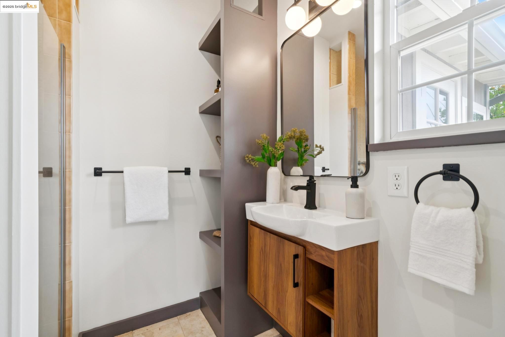 Detail Gallery Image 32 of 55 For 4081 Waterhouse Rd, Oakland,  CA 94602 - 3 Beds | 2 Baths