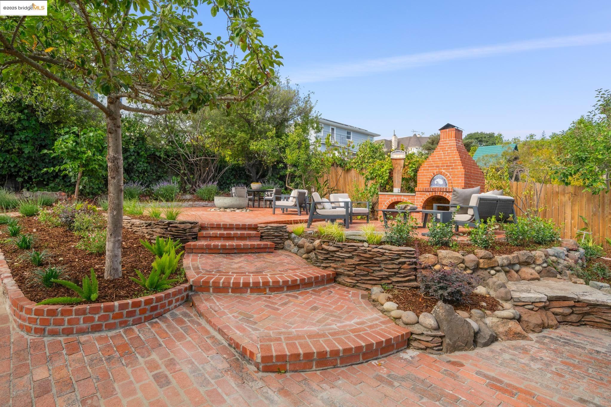 Detail Gallery Image 35 of 55 For 4081 Waterhouse Rd, Oakland,  CA 94602 - 3 Beds | 2 Baths