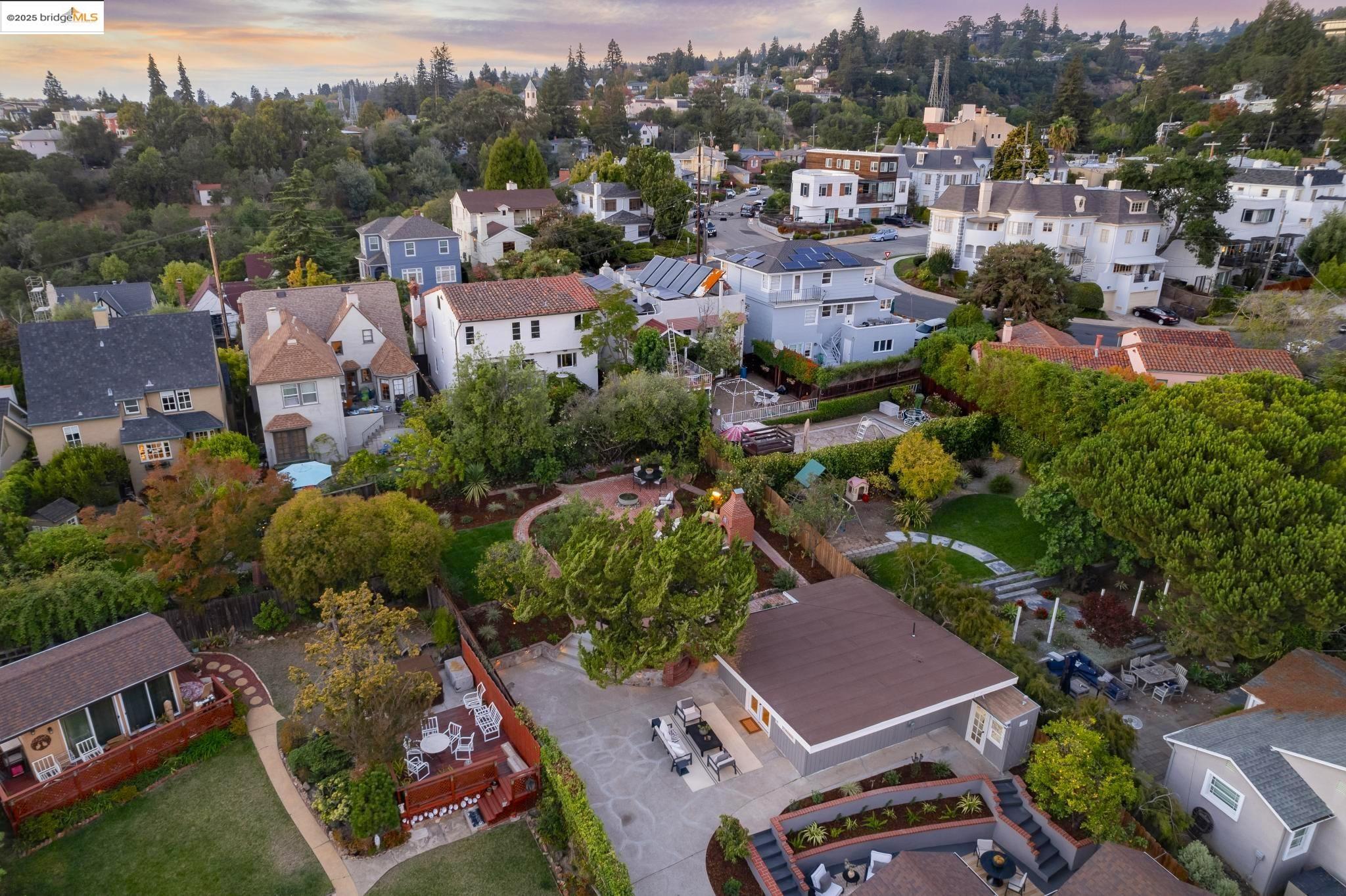 Detail Gallery Image 45 of 55 For 4081 Waterhouse Rd, Oakland,  CA 94602 - 3 Beds | 2 Baths