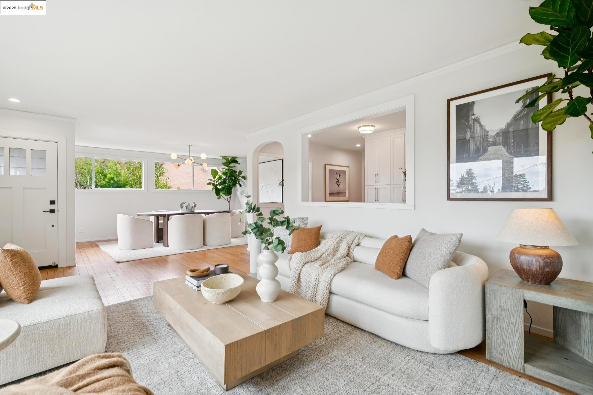 Detail Gallery Image 6 of 55 For 4081 Waterhouse Rd, Oakland,  CA 94602 - 3 Beds | 2 Baths