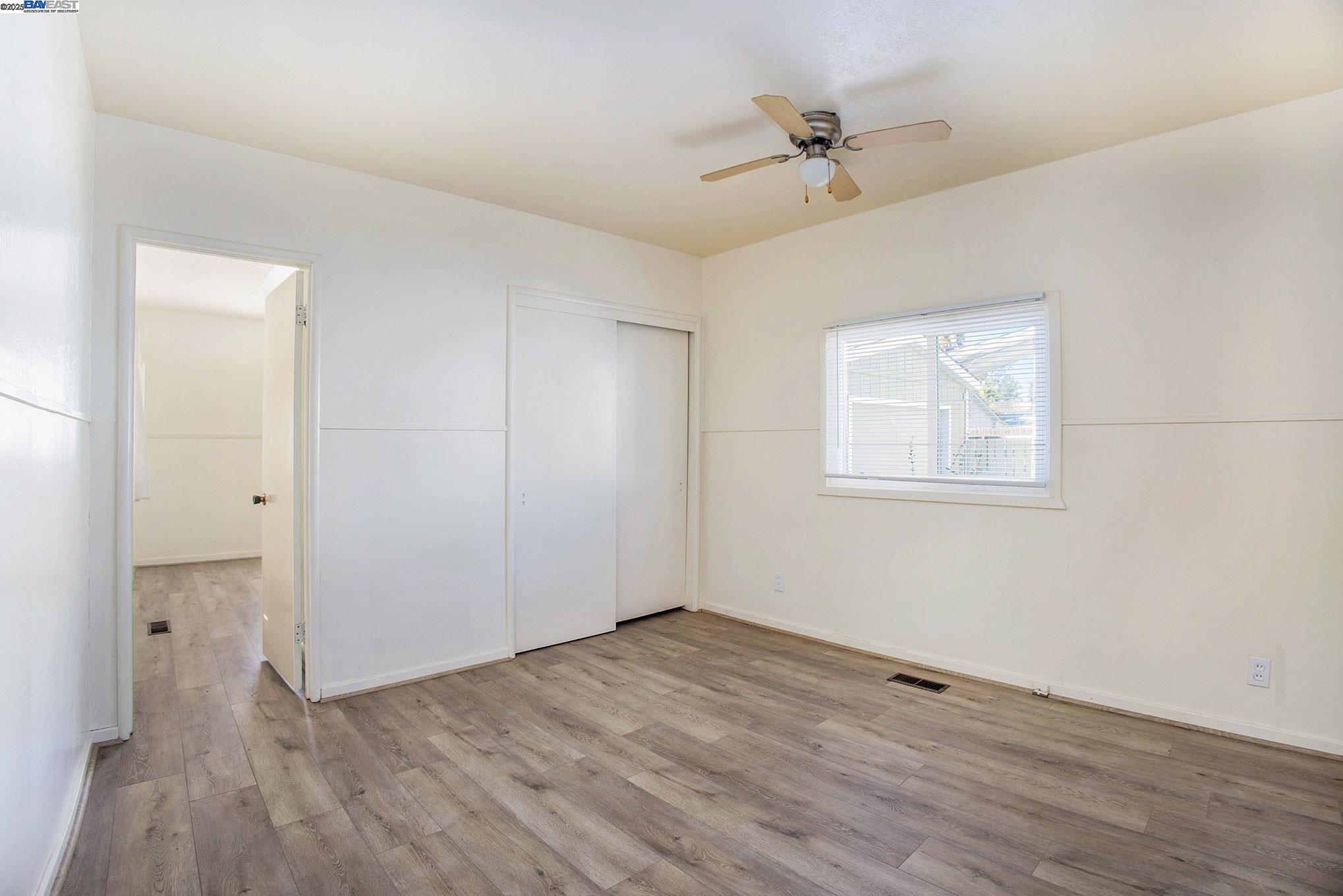 Detail Gallery Image 13 of 23 For 60 Maitland Dr, Alameda,  CA 94502 - 4 Beds | 1/1 Baths