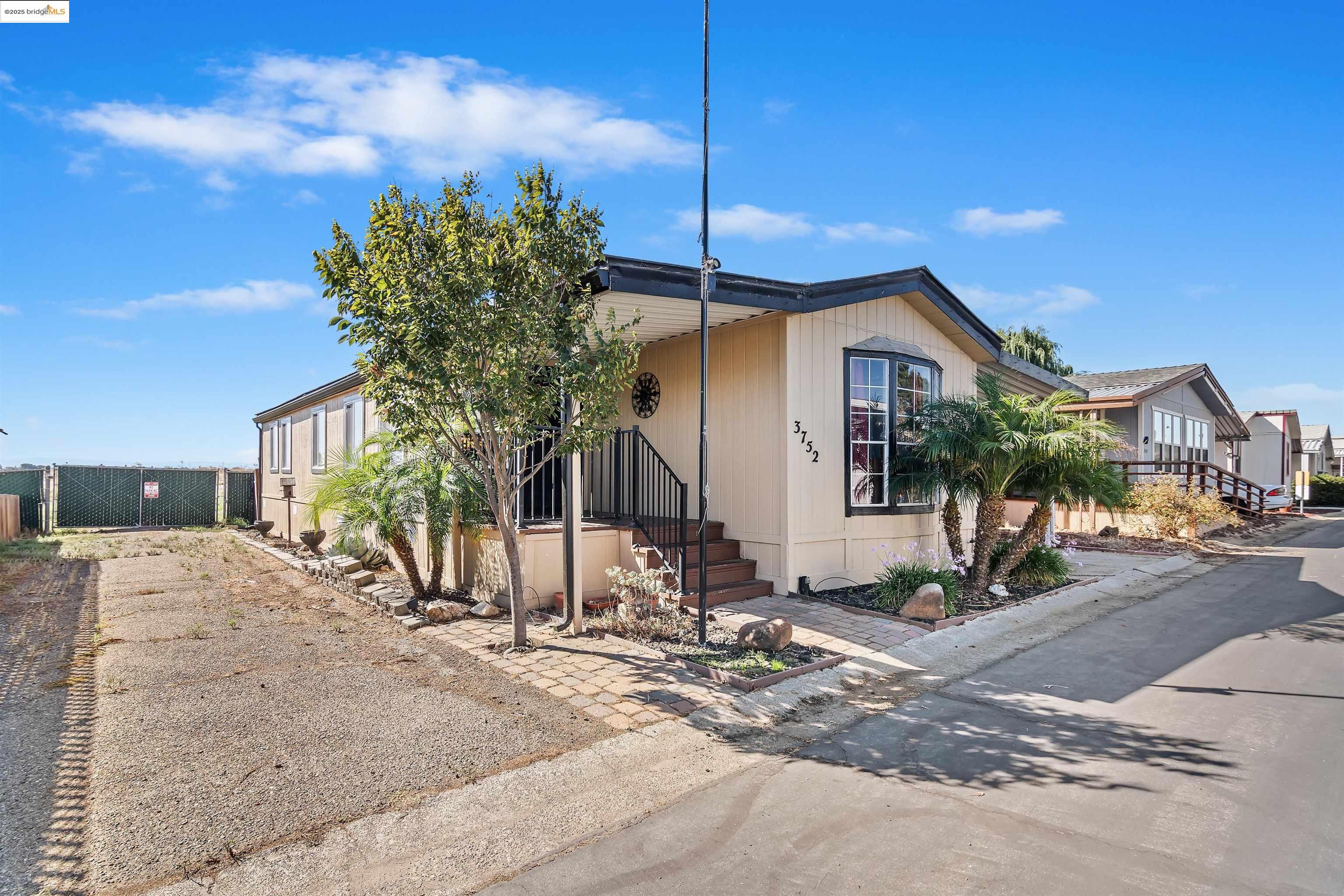 Detail Gallery Image 2 of 34 For 3752 Porter Cir #25,  Bethel Island,  CA 94511 - 3 Beds | 2 Baths