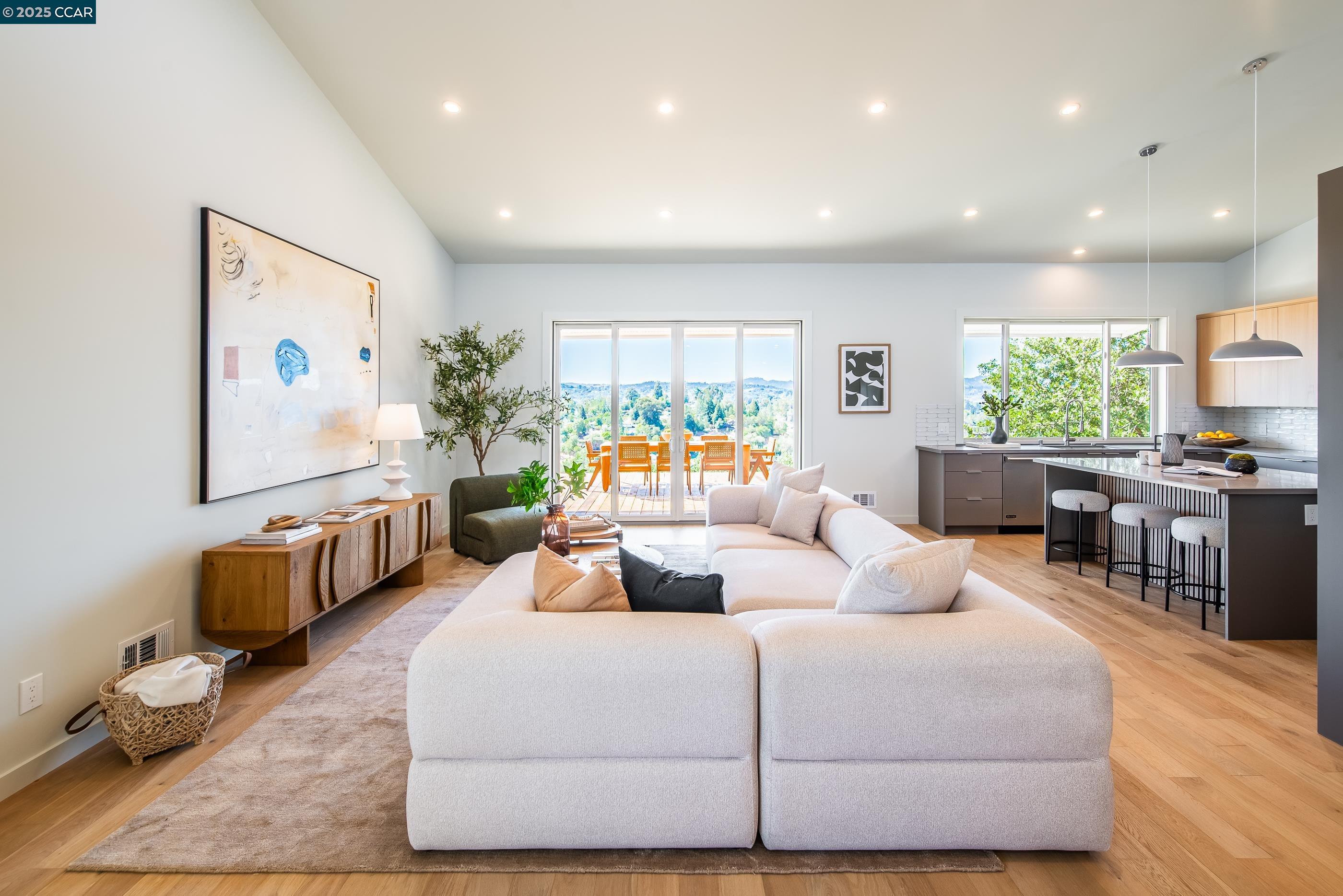 Detail Gallery Image 11 of 56 For 105 Hillcroft, Walnut Creek,  CA 94597 - 2 Beds | 2 Baths