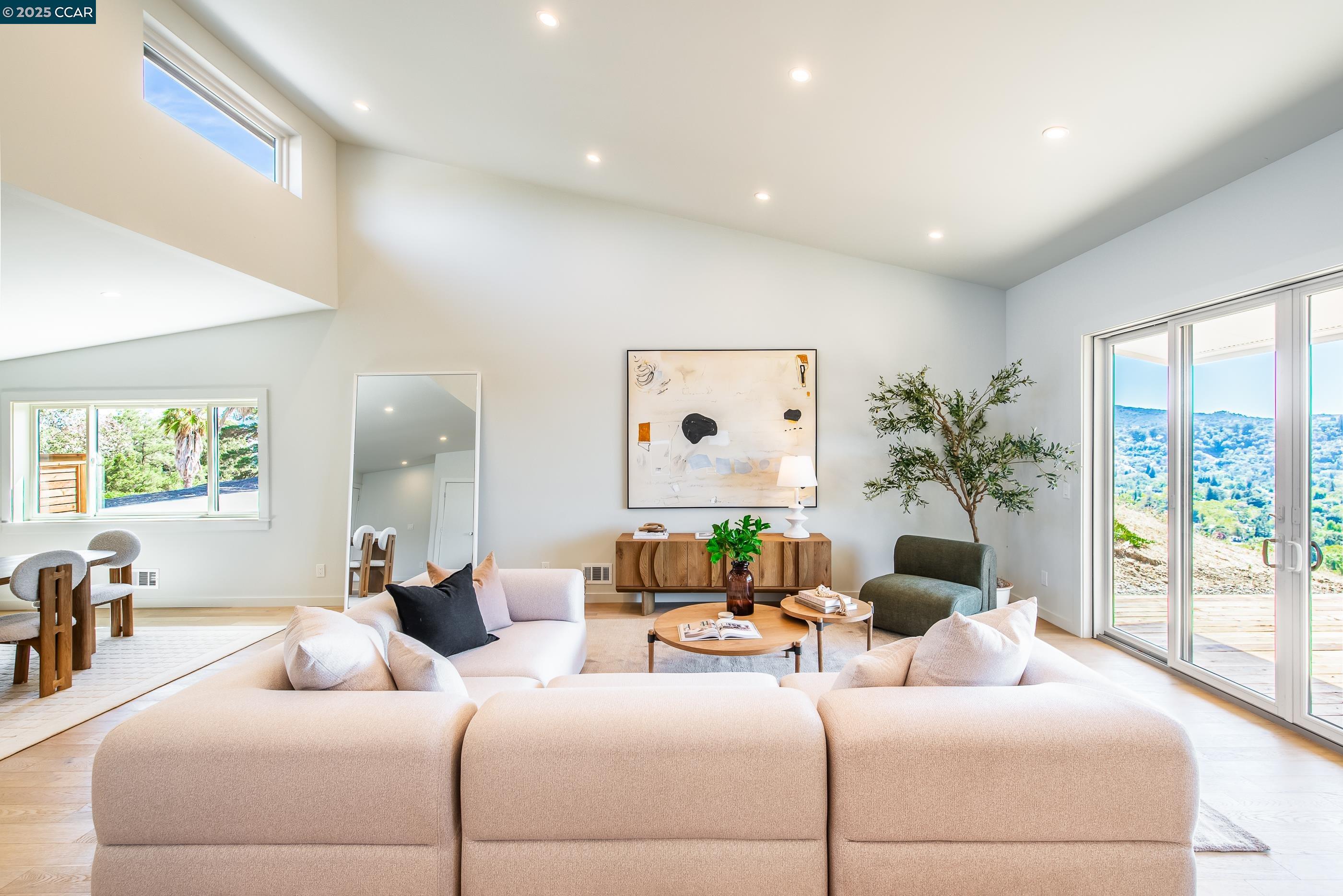 Detail Gallery Image 14 of 56 For 105 Hillcroft, Walnut Creek,  CA 94597 - 2 Beds | 2 Baths