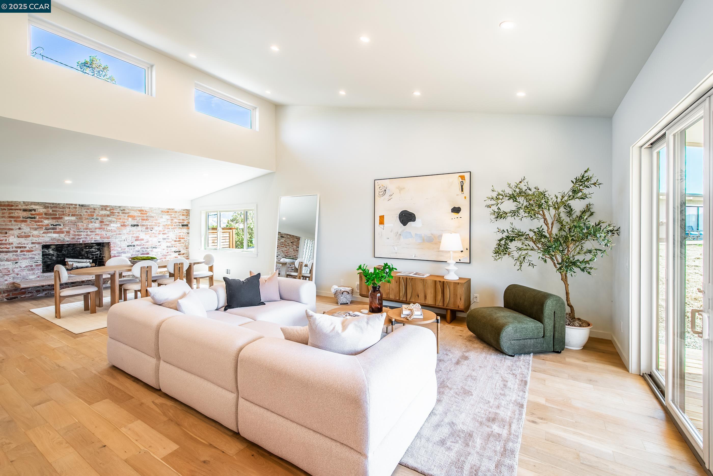 Detail Gallery Image 15 of 56 For 105 Hillcroft, Walnut Creek,  CA 94597 - 2 Beds | 2 Baths