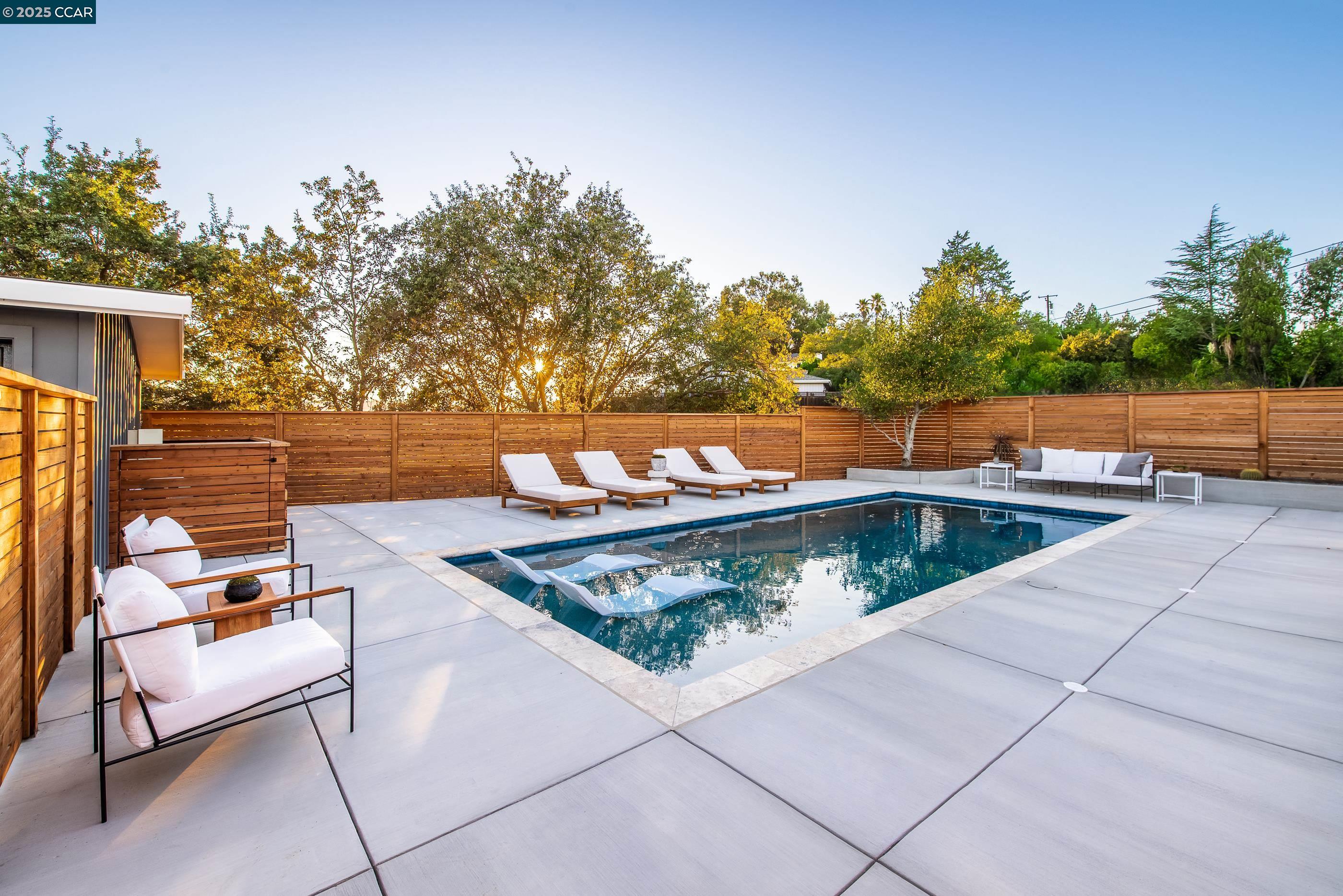 Detail Gallery Image 44 of 56 For 105 Hillcroft, Walnut Creek,  CA 94597 - 2 Beds | 2 Baths