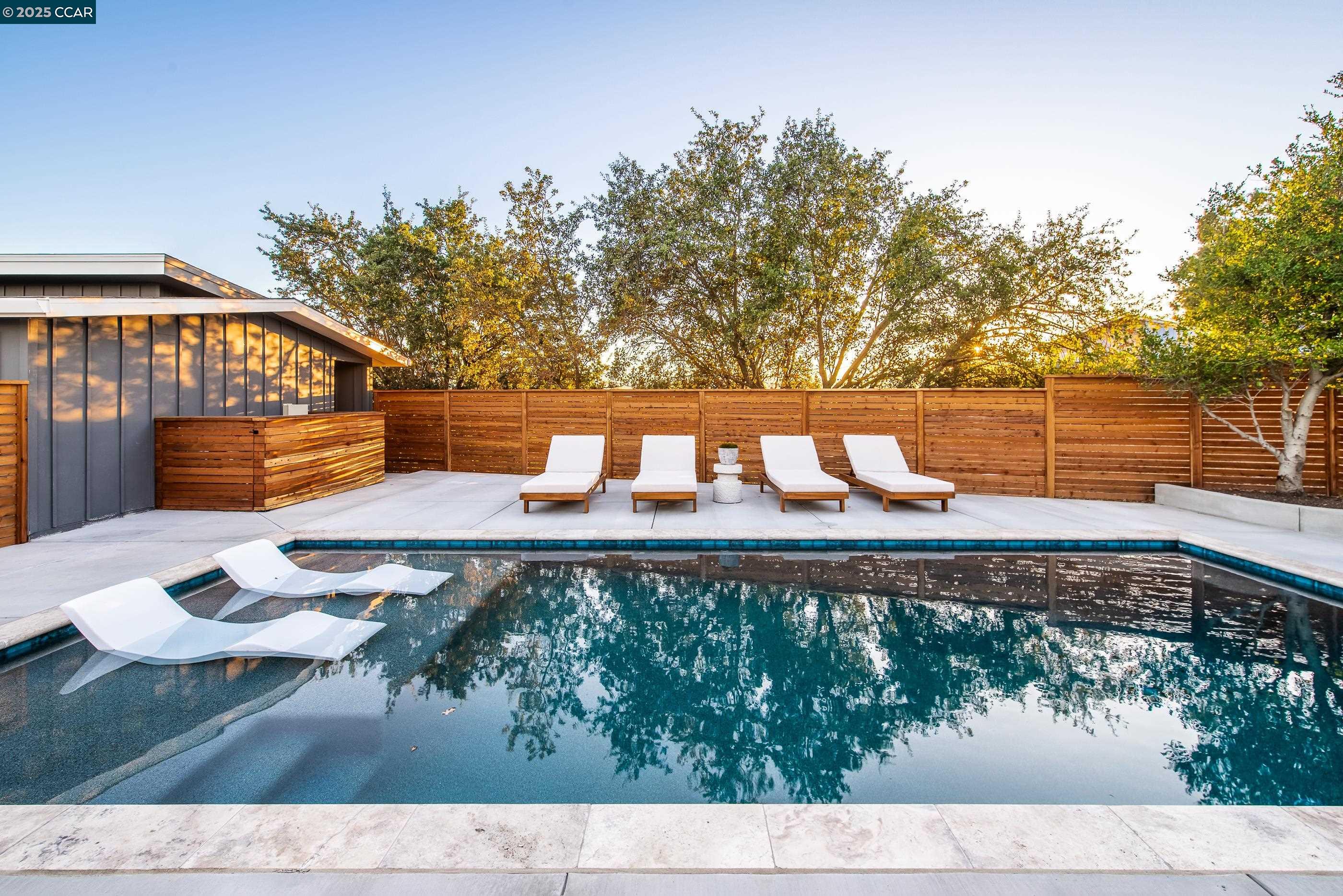 Detail Gallery Image 46 of 56 For 105 Hillcroft, Walnut Creek,  CA 94597 - 2 Beds | 2 Baths