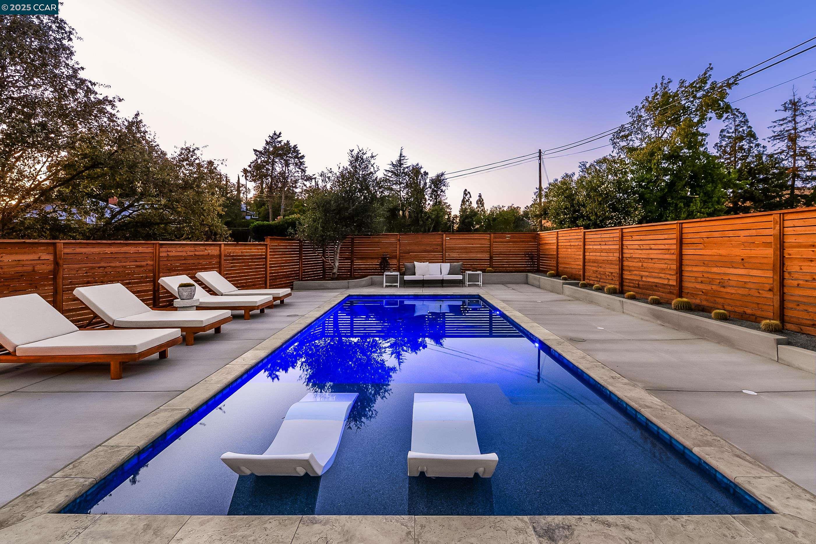 Detail Gallery Image 51 of 56 For 105 Hillcroft, Walnut Creek,  CA 94597 - 2 Beds | 2 Baths