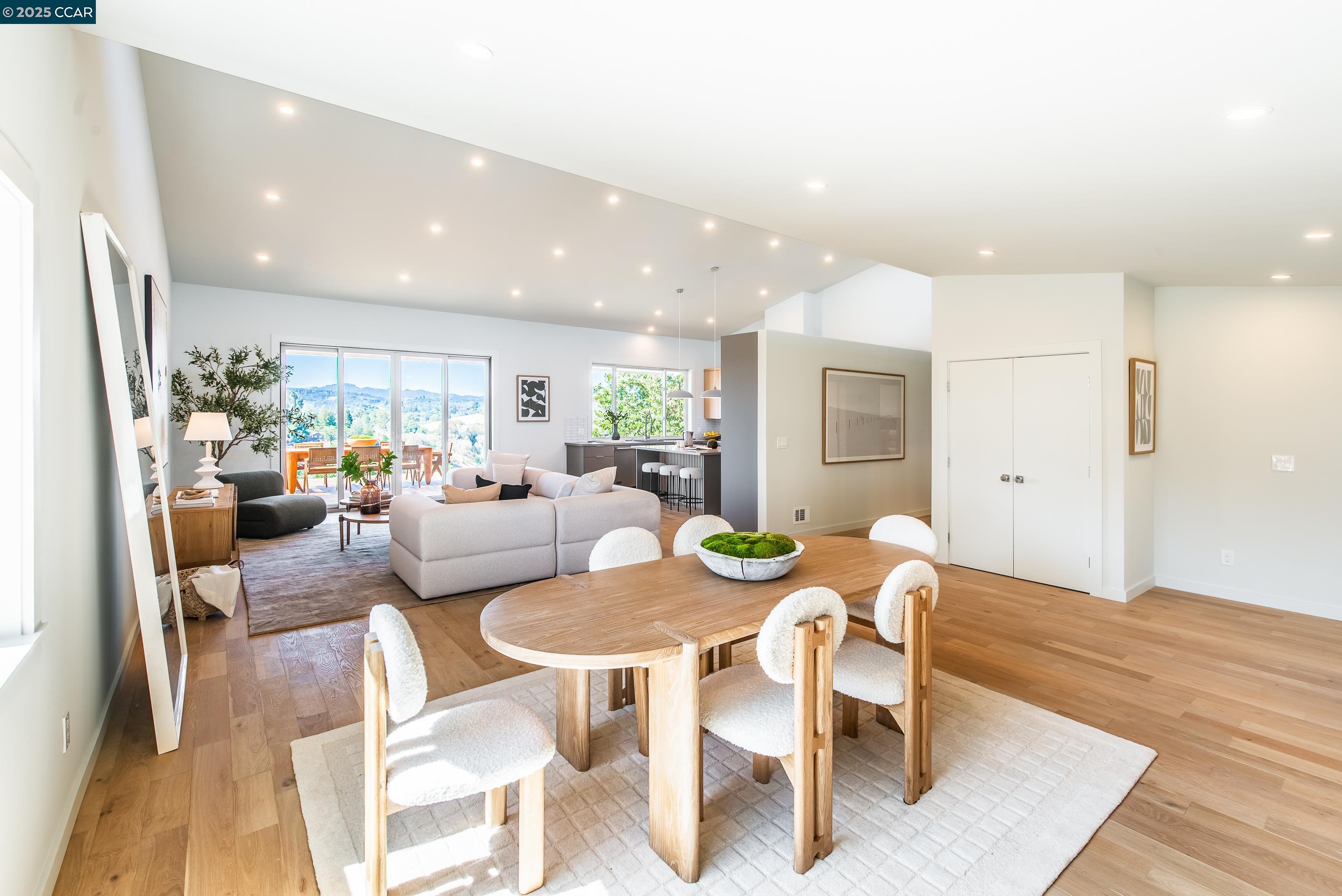 Detail Gallery Image 9 of 56 For 105 Hillcroft, Walnut Creek,  CA 94597 - 2 Beds | 2 Baths