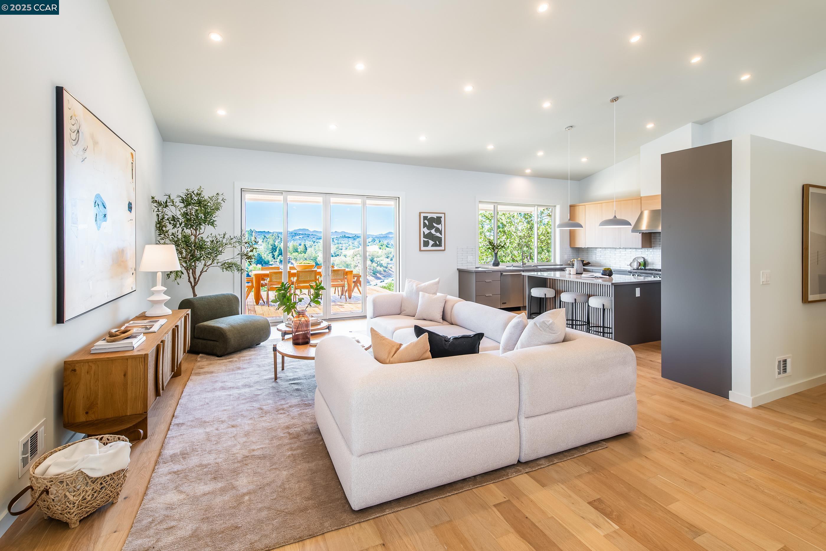 Detail Gallery Image 10 of 56 For 105 Hillcroft, Walnut Creek,  CA 94597 - 2 Beds | 2 Baths