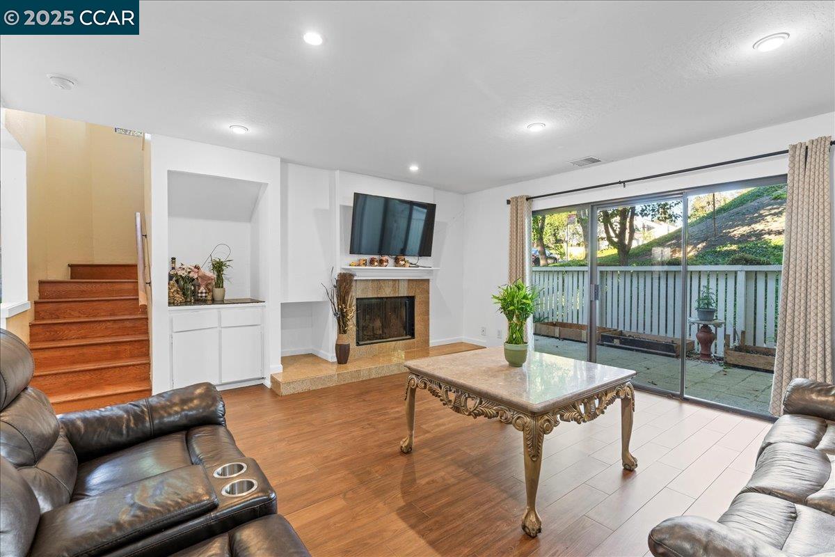 Photo #1: 41114443 Listing: Photo #1