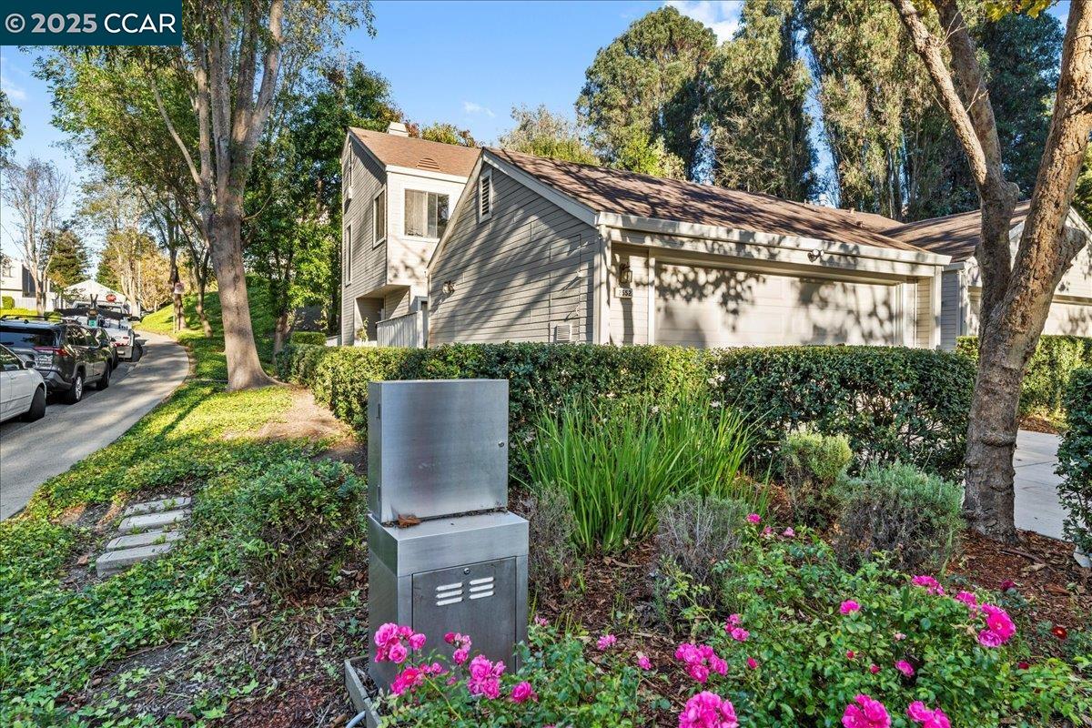 More Details about MLS # 41114443 : 2552 TREESIDE WAY