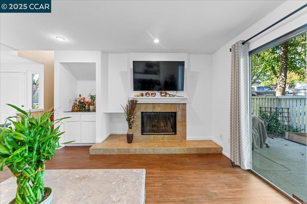 Photo #3: 41114443 Listing: Photo #3