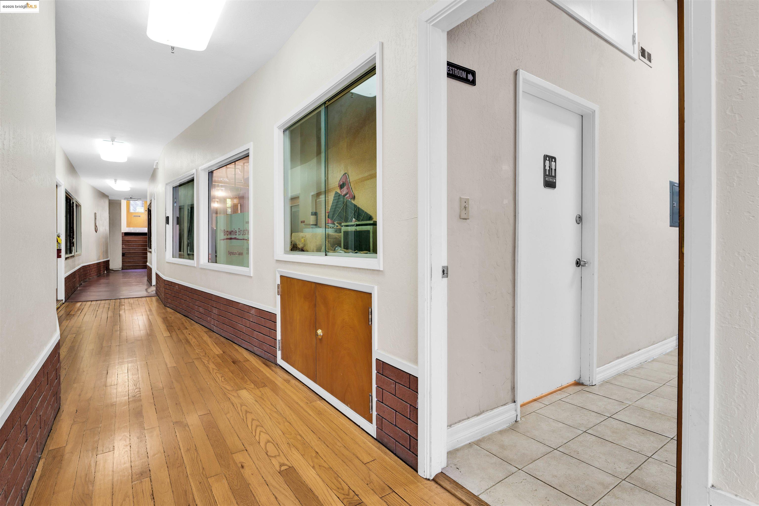 Detail Gallery Image 5 of 12 For 147 W Richmond Ave, Richmond,  CA 94801 - – Beds | – Baths