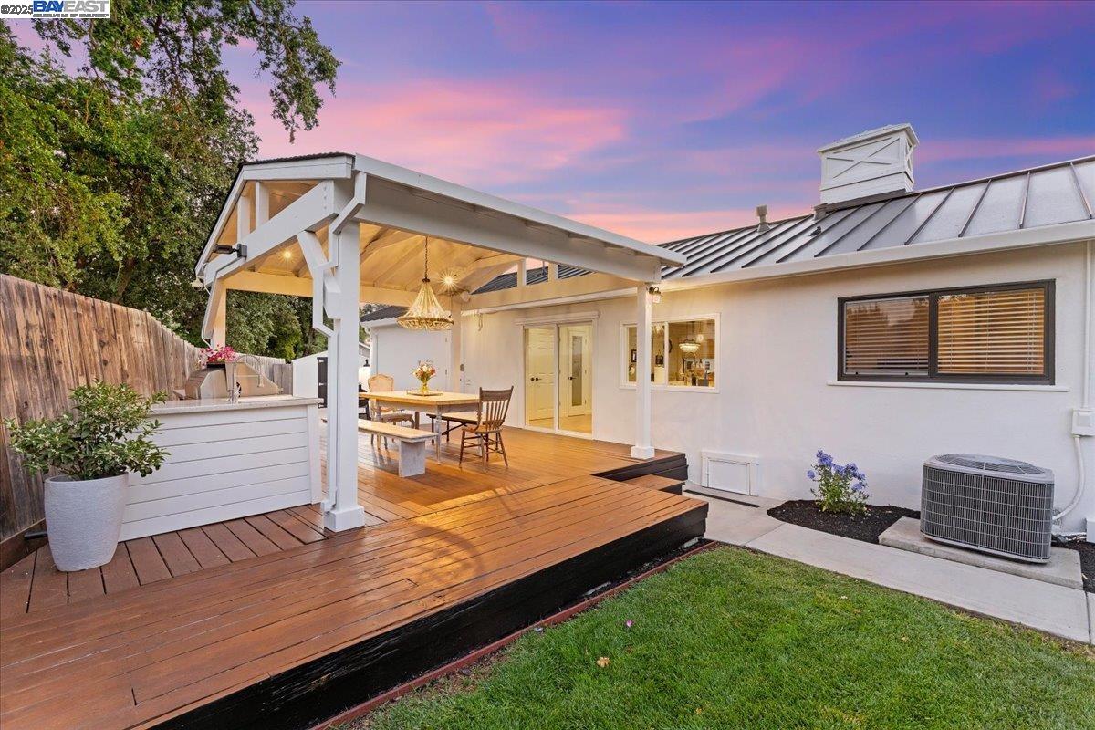 Detail Gallery Image 27 of 60 For 118 Feliz Ct, Danville,  CA 94526 - 4 Beds | 2/1 Baths