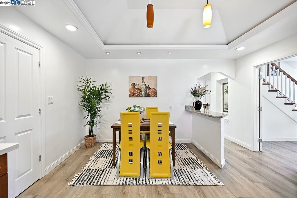 Detail Gallery Image 8 of 60 For 3419 Del Valle Cir, San Leandro,  CA 94578 - 5 Beds | 3 Baths