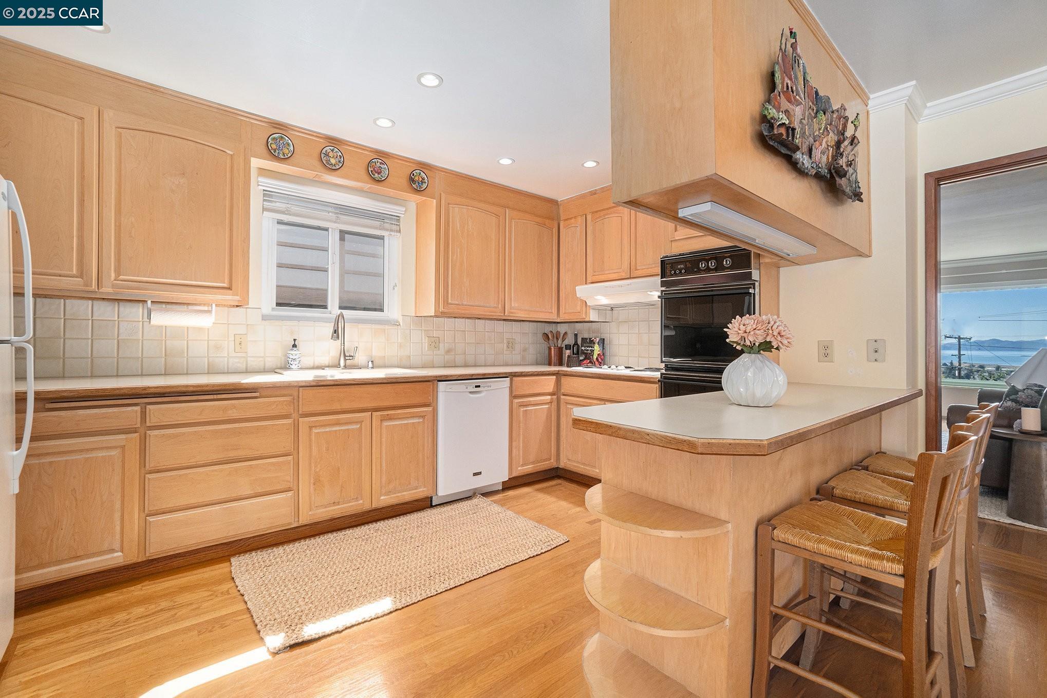 Detail Gallery Image 8 of 41 For 876 Balra Dr, El Cerrito,  CA 94530 - 3 Beds | 2/1 Baths