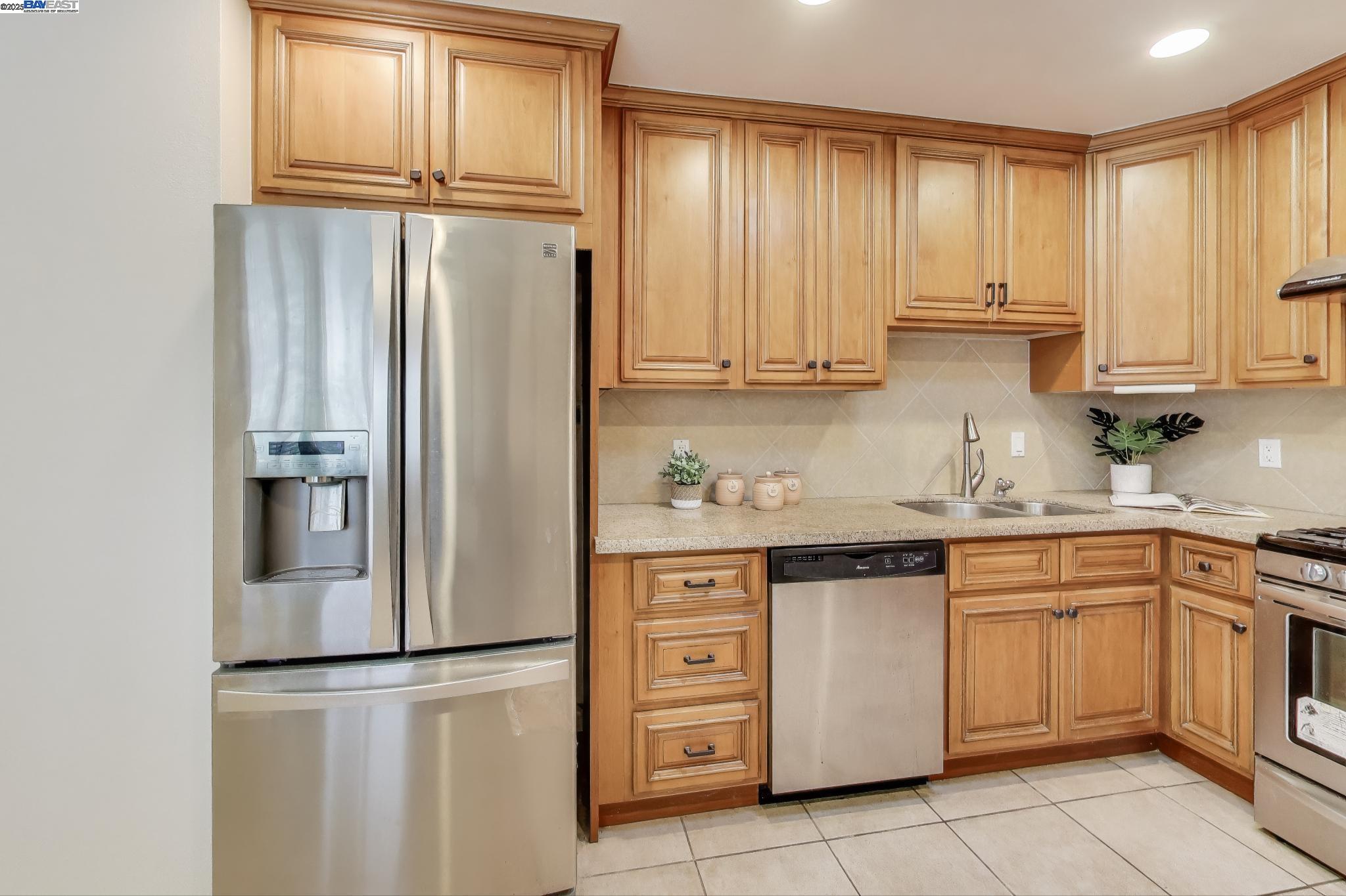 Detail Gallery Image 12 of 37 For 15535 Sedgeman St, San Leandro,  CA 94579 - 3 Beds | 2 Baths