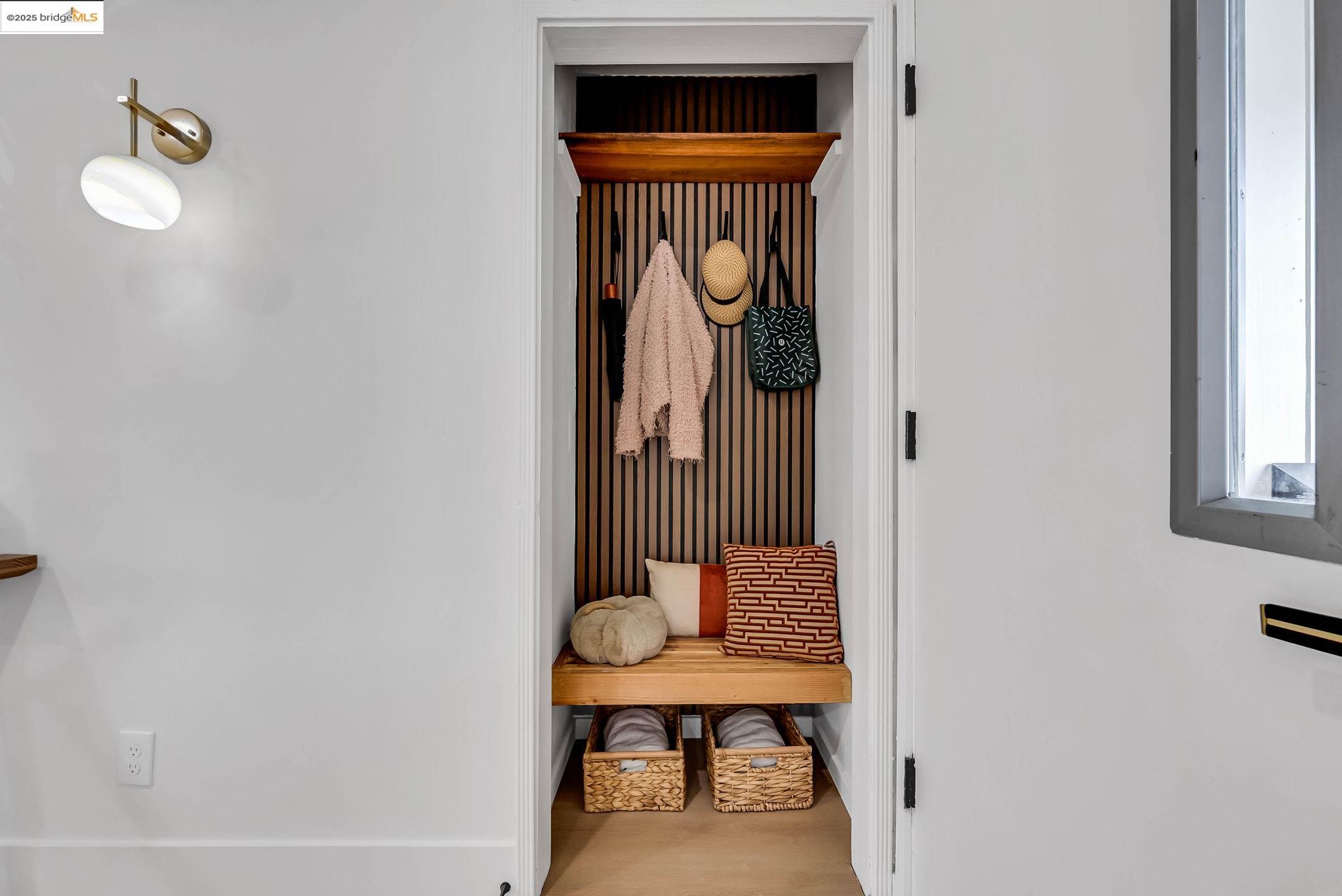 Detail Gallery Image 11 of 59 For 1401 via Coralla, San Lorenzo,  CA 94580 - 4 Beds | 2/1 Baths