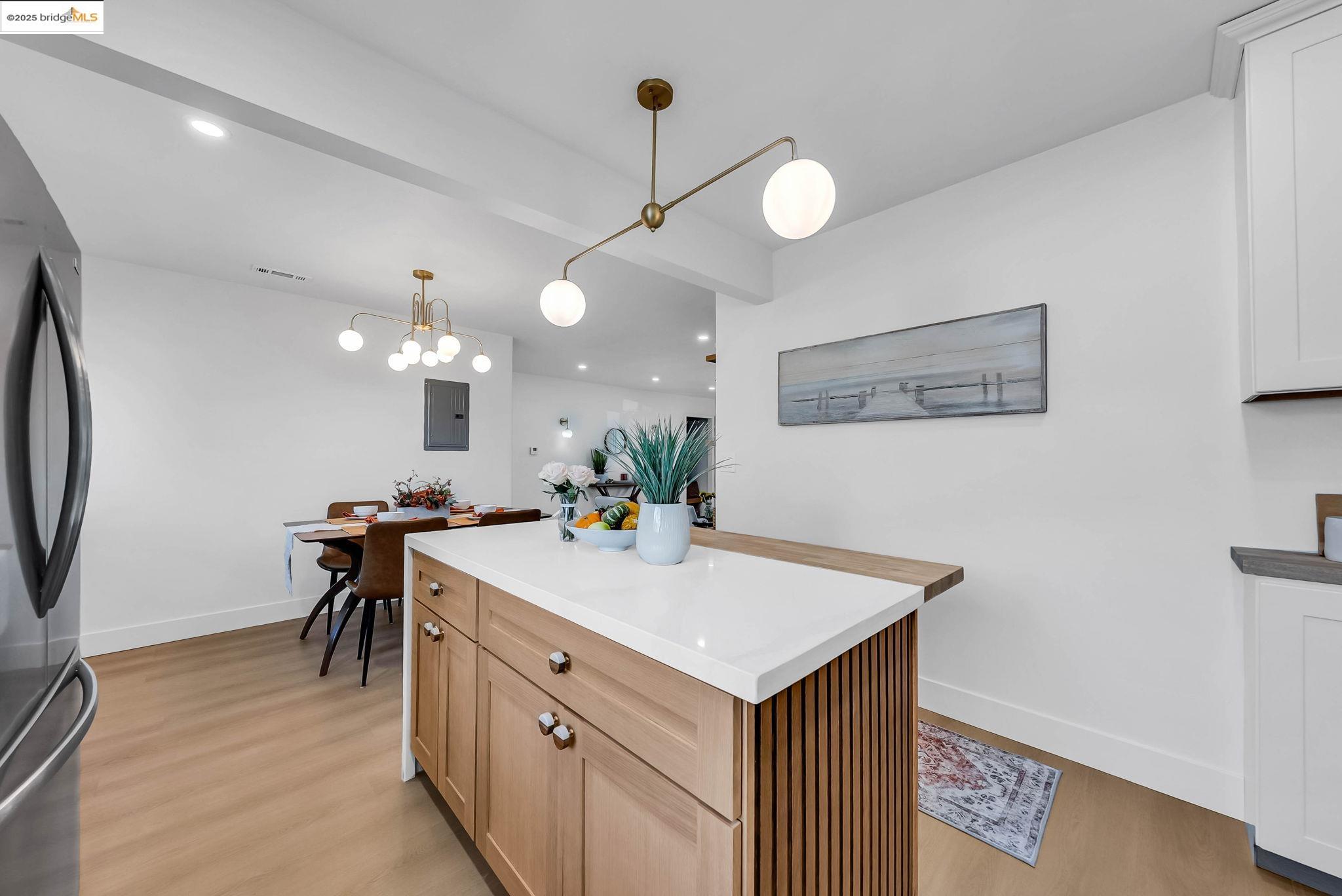 Detail Gallery Image 24 of 59 For 1401 via Coralla, San Lorenzo,  CA 94580 - 4 Beds | 2/1 Baths