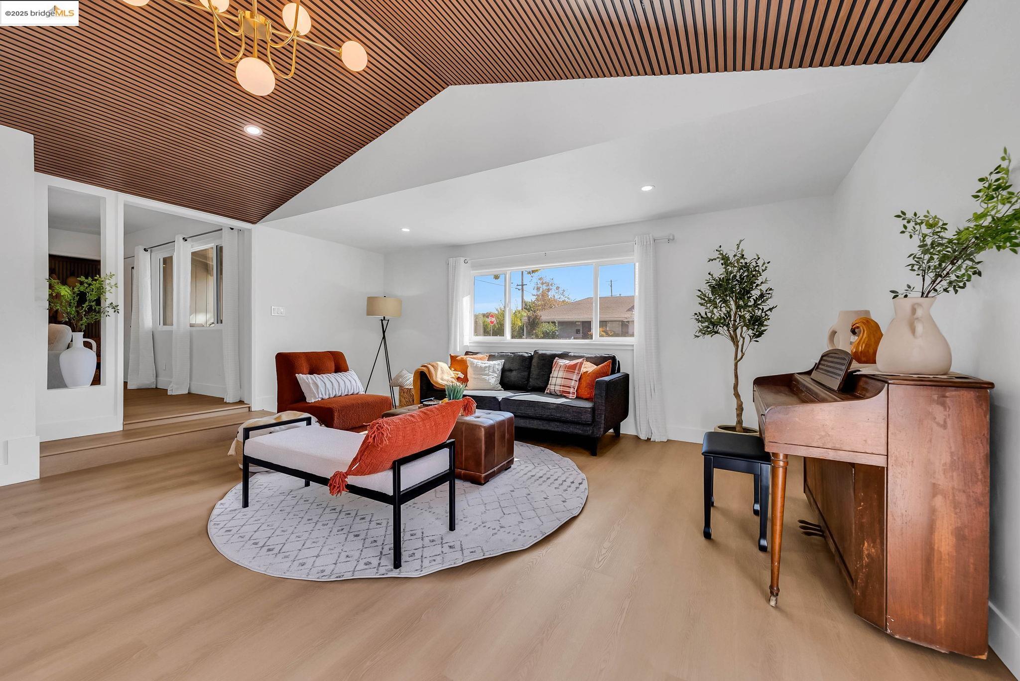 Detail Gallery Image 28 of 59 For 1401 via Coralla, San Lorenzo,  CA 94580 - 4 Beds | 2/1 Baths