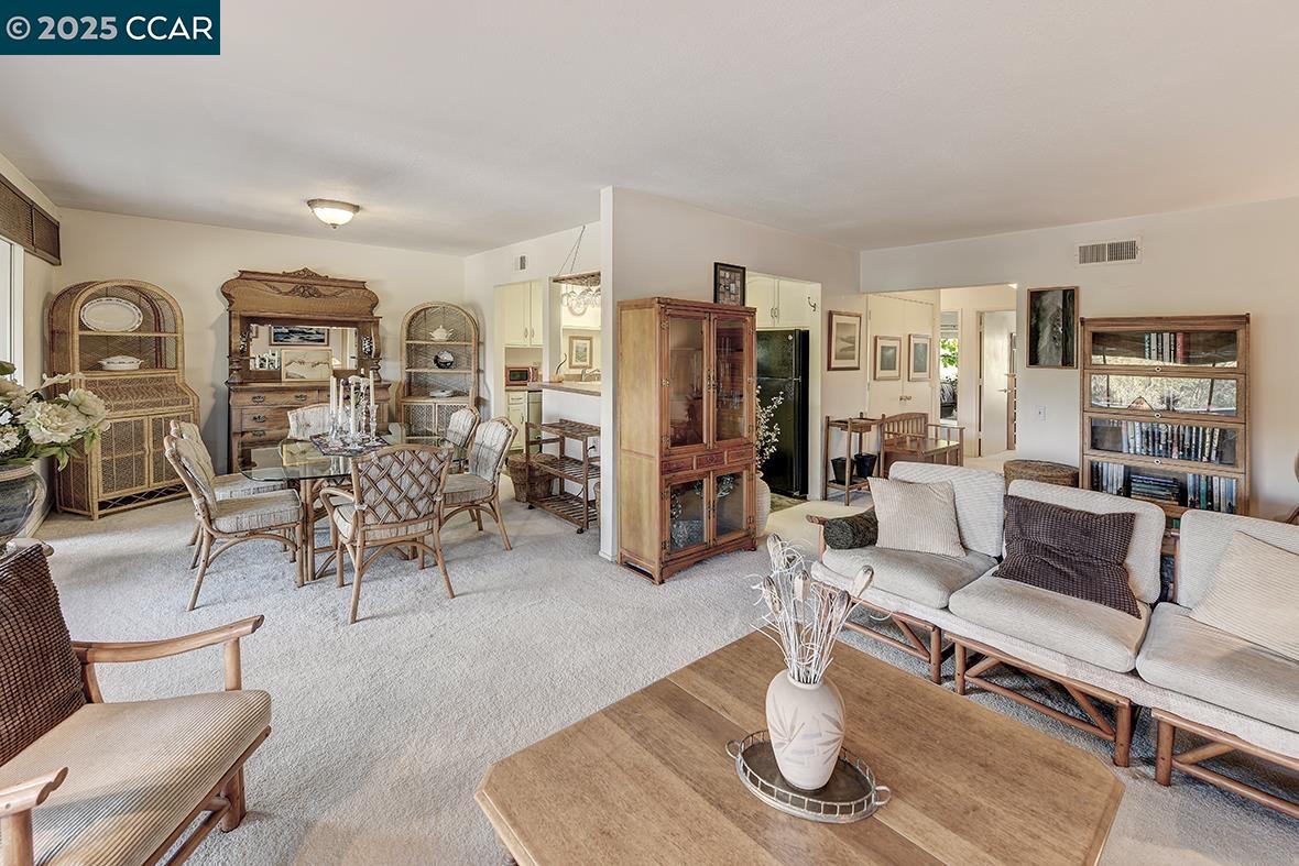 Photo #7: 41114469 Listing: Photo #7