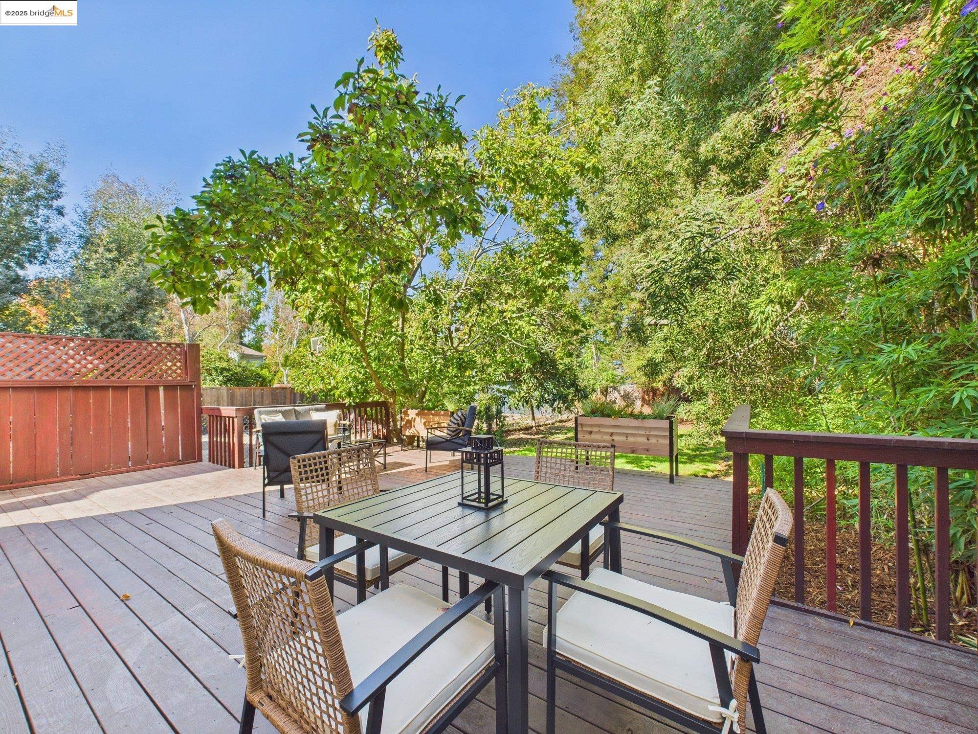 Detail Gallery Image 24 of 52 For 1017 Lincoln Ave, Alameda,  CA 94501 - 5 Beds | 2 Baths