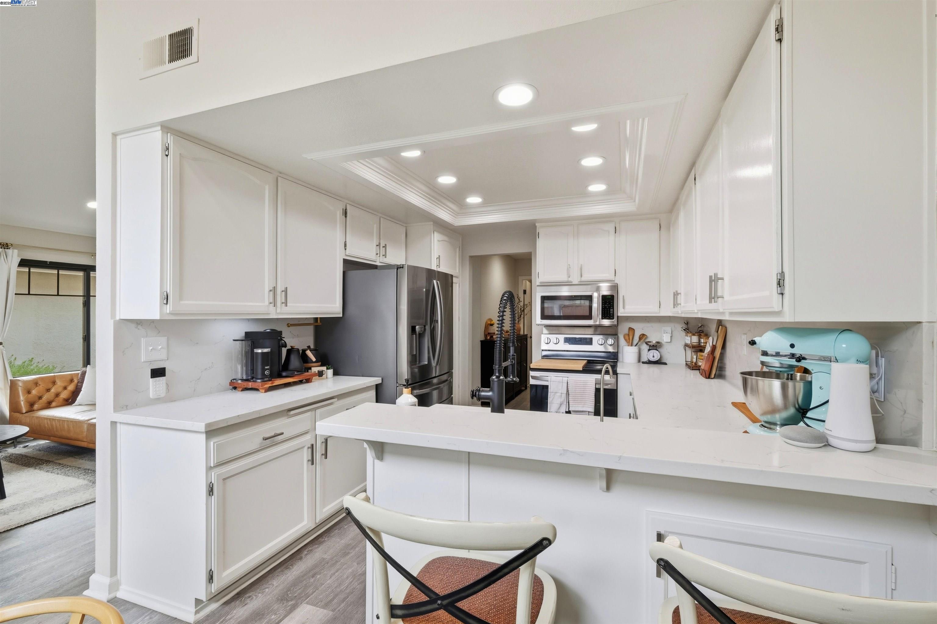 Detail Gallery Image 15 of 38 For 7345 Castle Dr, Dublin,  CA 94568 - 3 Beds | 2 Baths