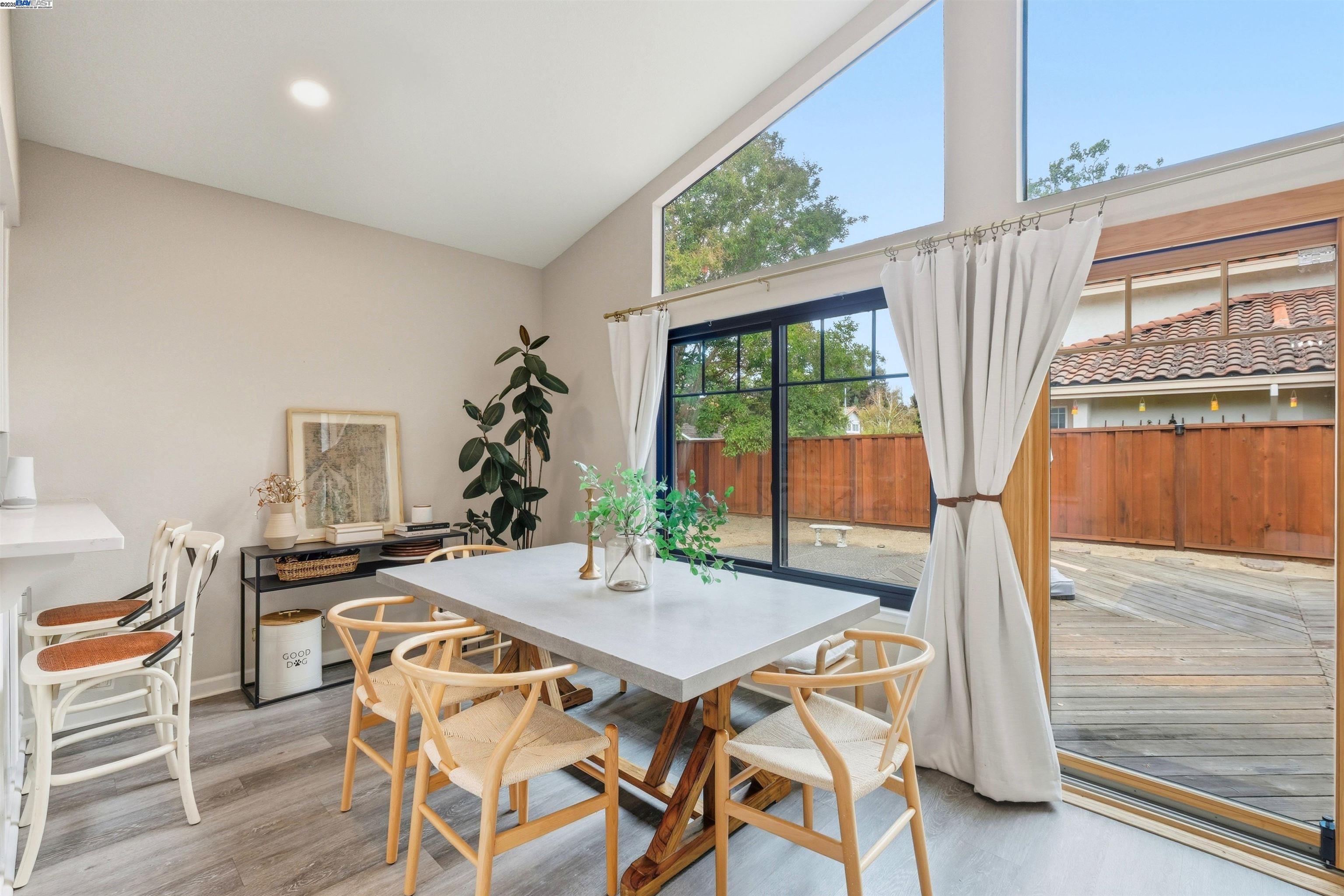 Detail Gallery Image 19 of 38 For 7345 Castle Dr, Dublin,  CA 94568 - 3 Beds | 2 Baths